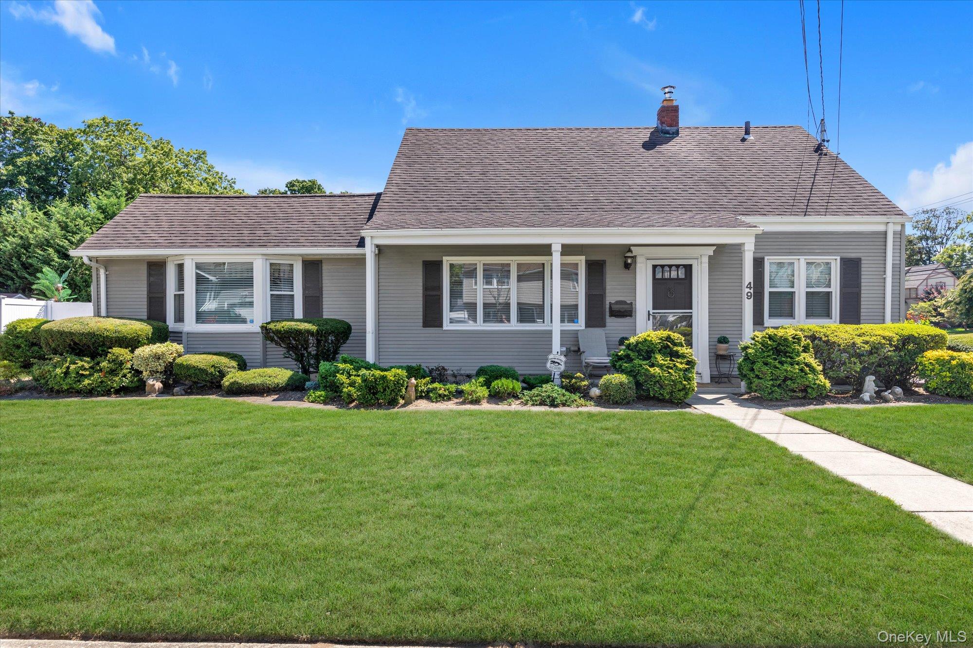 49 Princeton Place, Merrick, NY 11566
