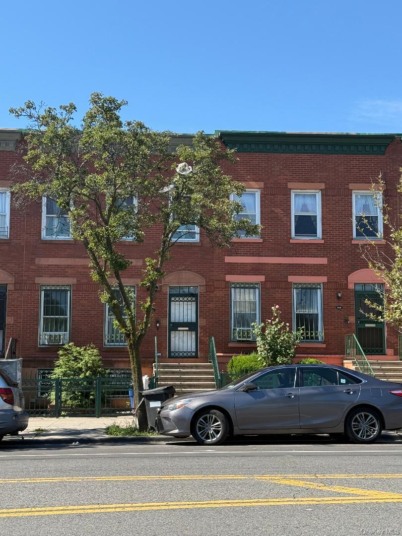 940 Longwood Avenue, Bronx, NY 10459