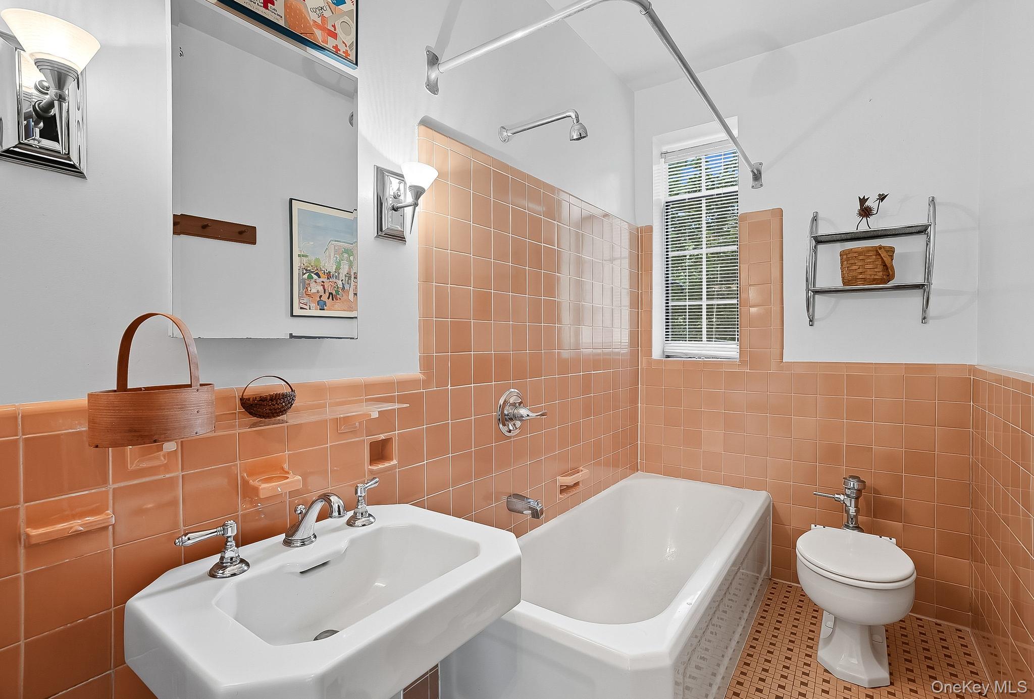 100 W Ardsley Avenue # 2G, Ardsley-on-Hudson, NY 10503