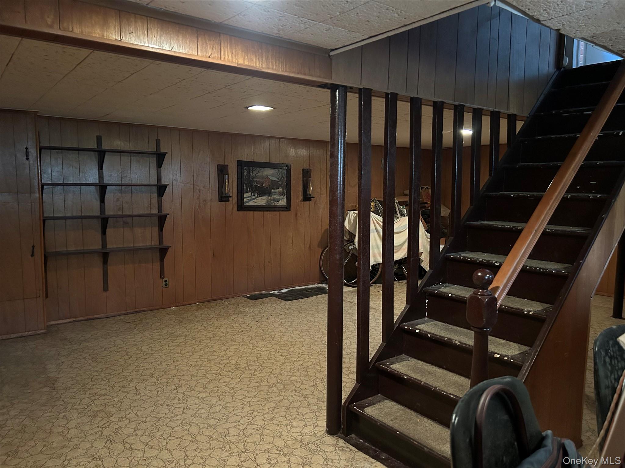 957 N Fulton Avenue, Lindenhurst, NY 11757