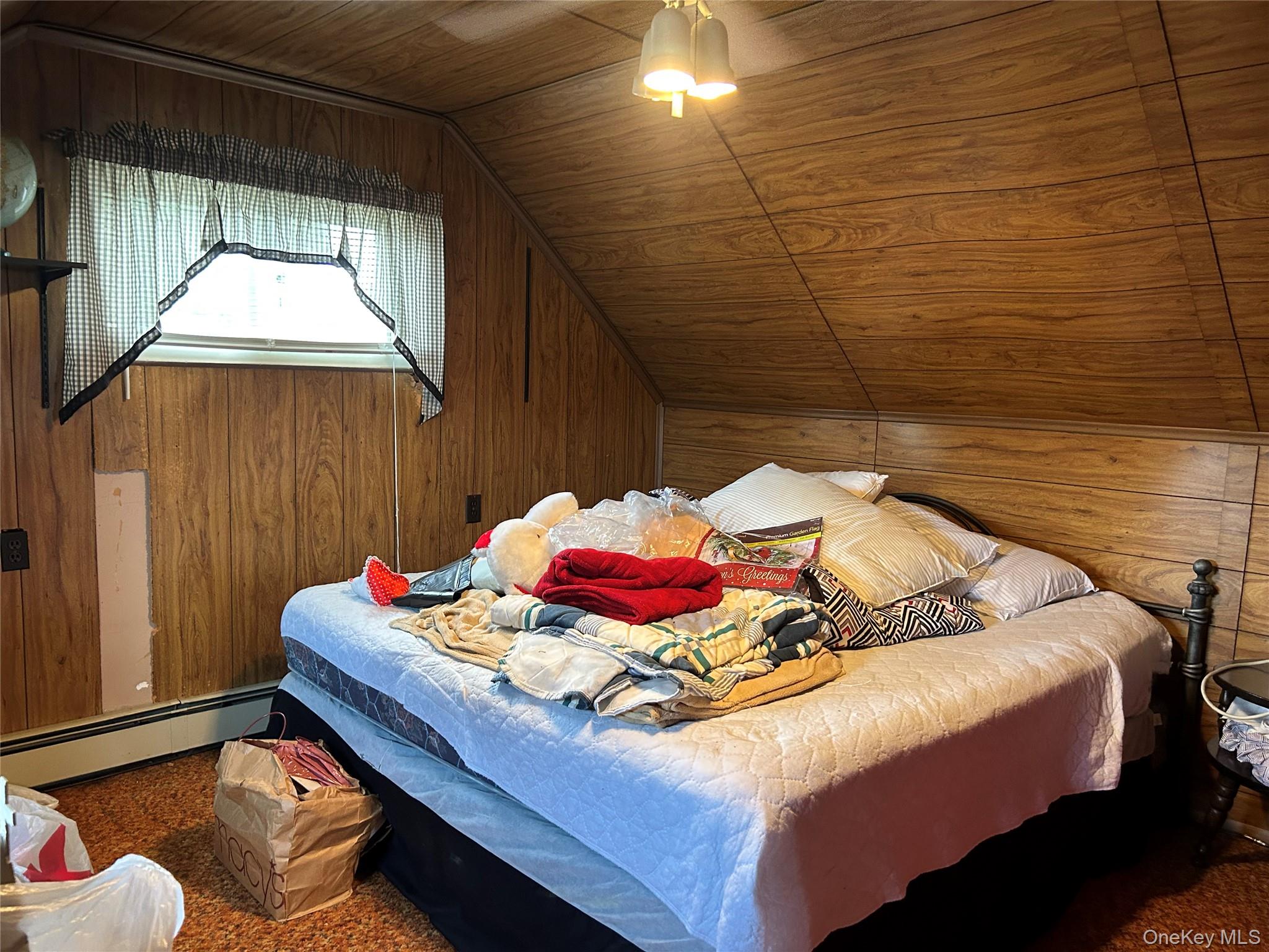 957 N Fulton Avenue, Lindenhurst, NY 11757