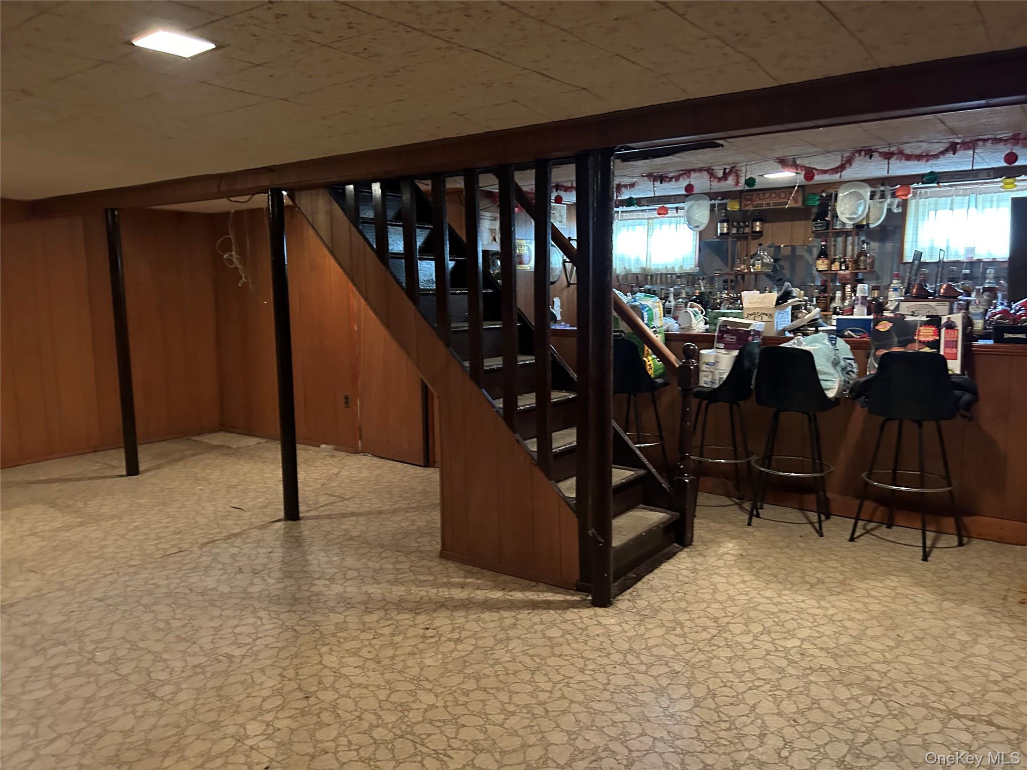 957 N Fulton Avenue, Lindenhurst, NY 11757