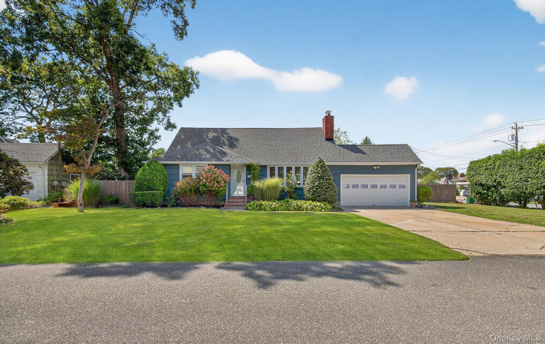 335 McCall Avenue, West Islip, NY 11795