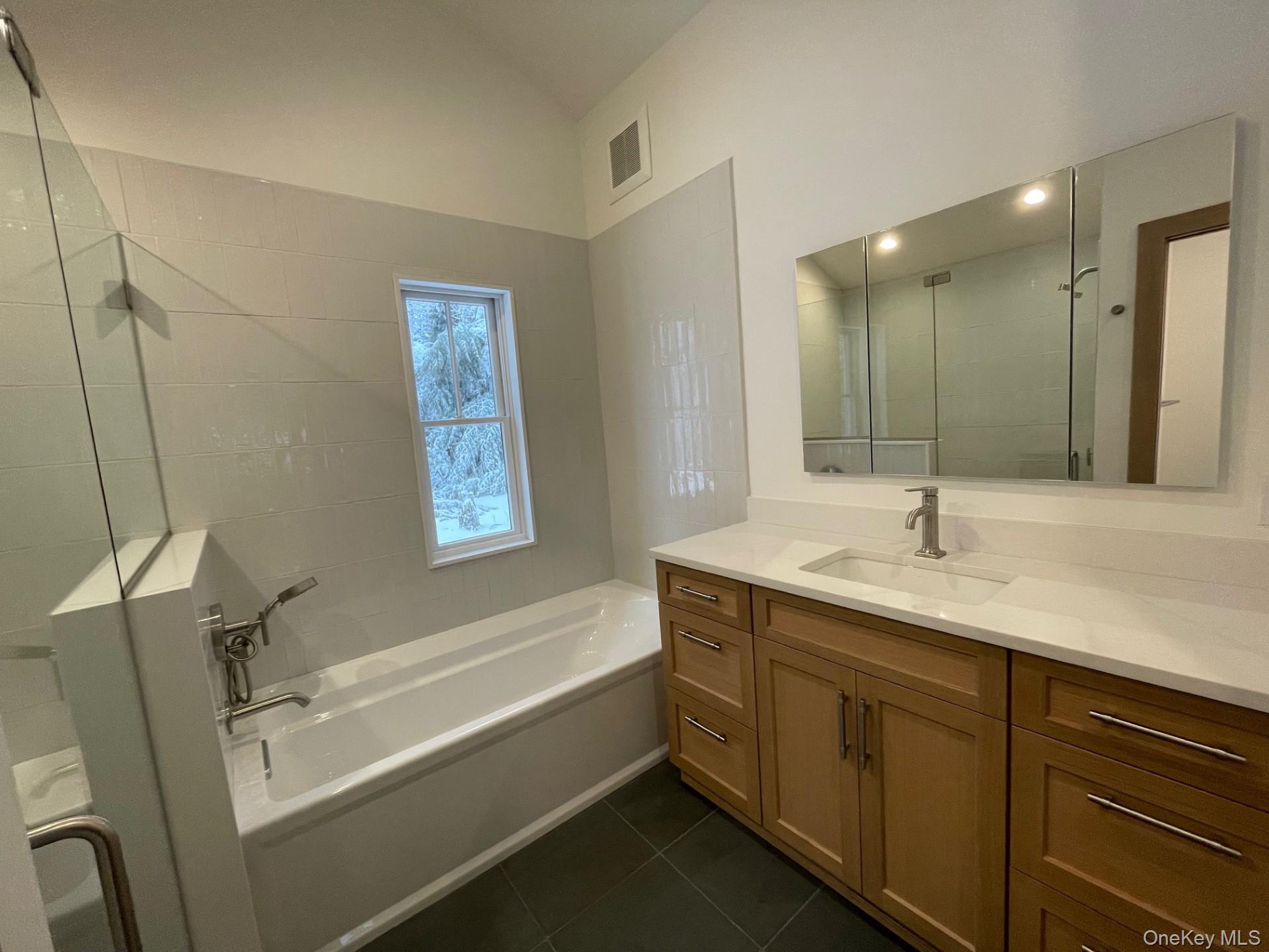 26 S Menantic Road, Shelter Island, NY 11964