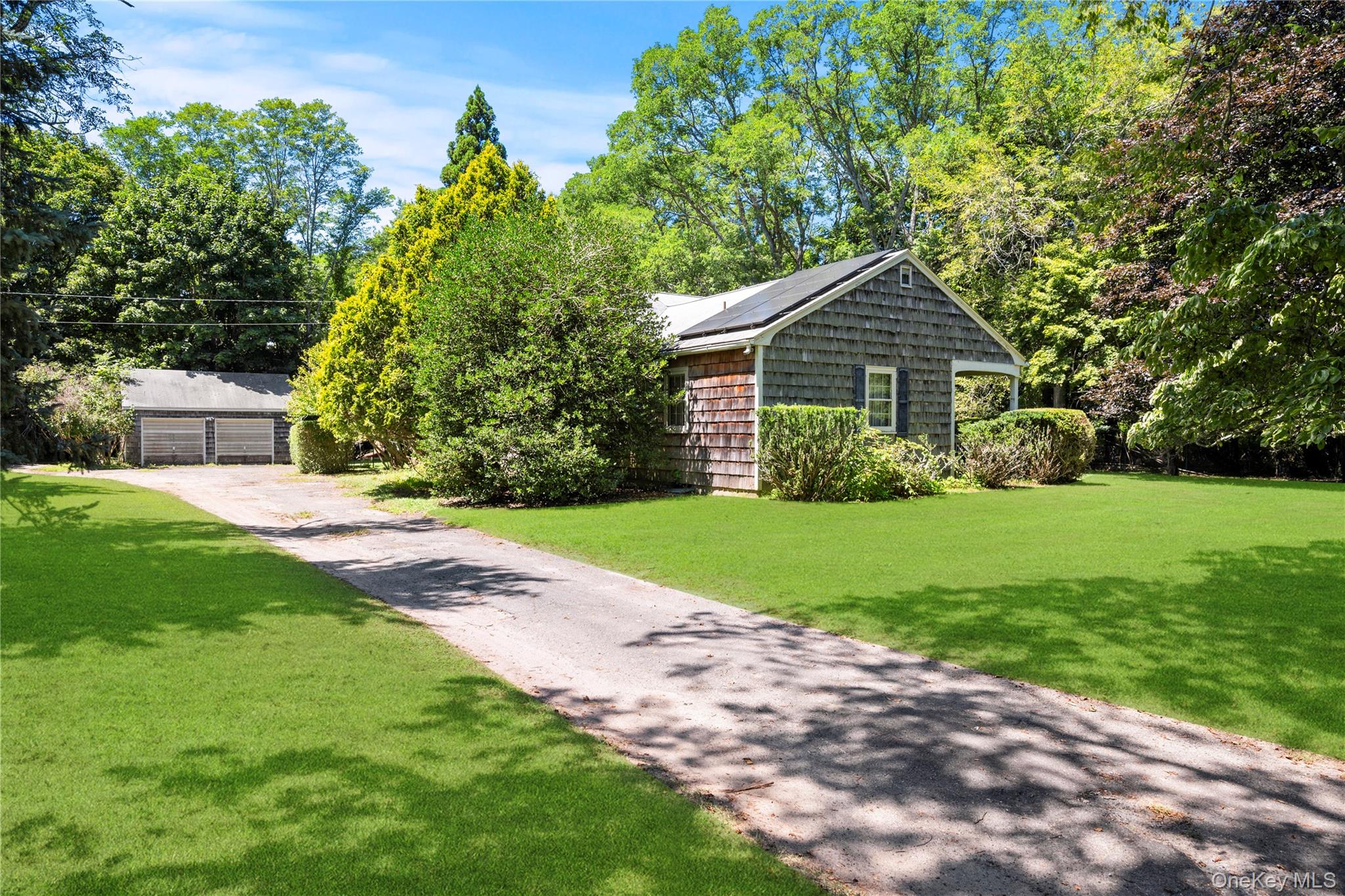 26 S Menantic Avenue, Shelter Island, NY 11964
