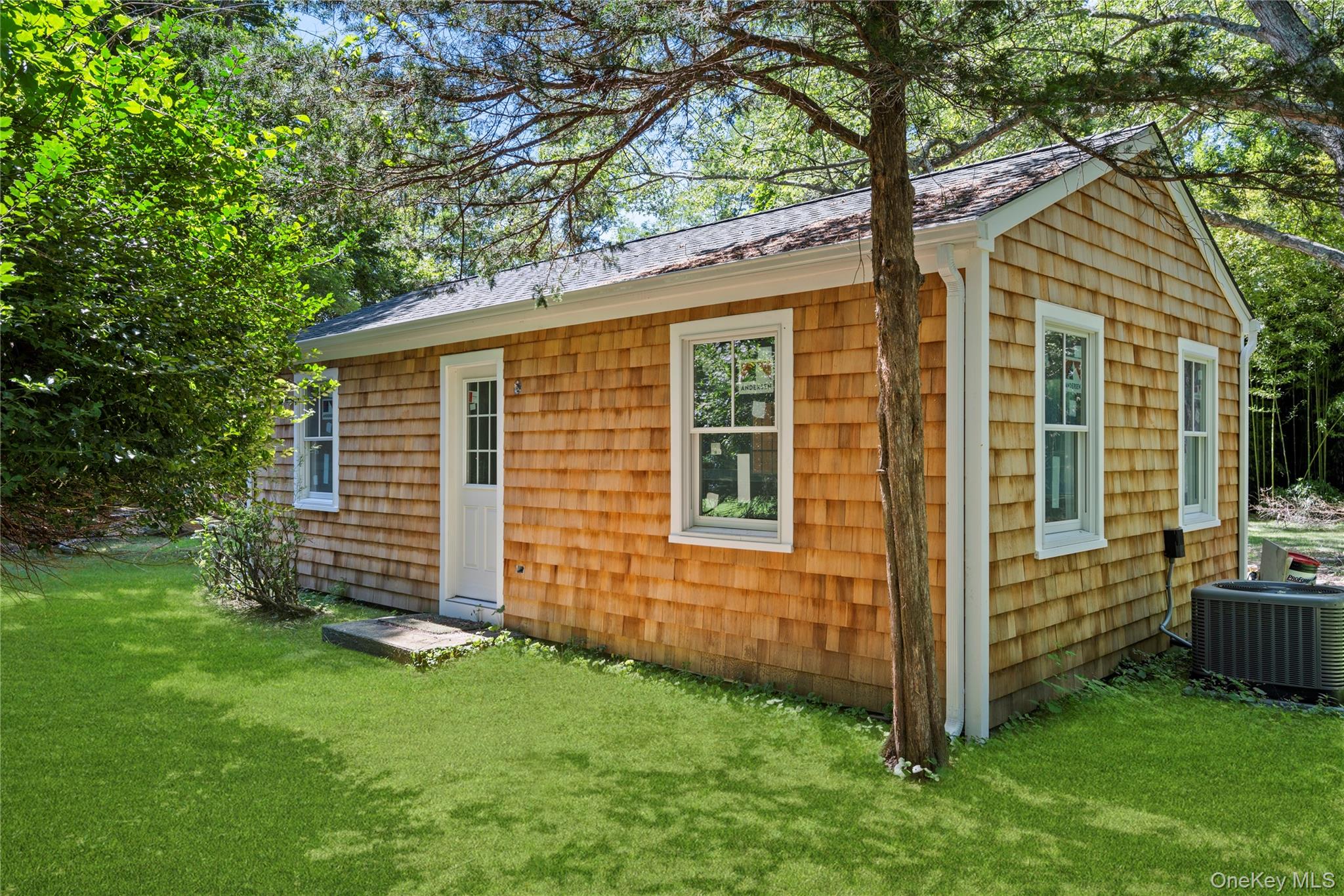 26 S Menantic Road, Shelter Island, NY 11964