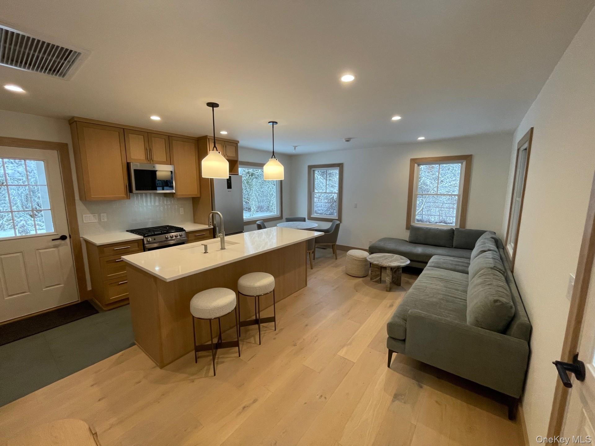 26 S Menantic Road, Shelter Island, NY 11964