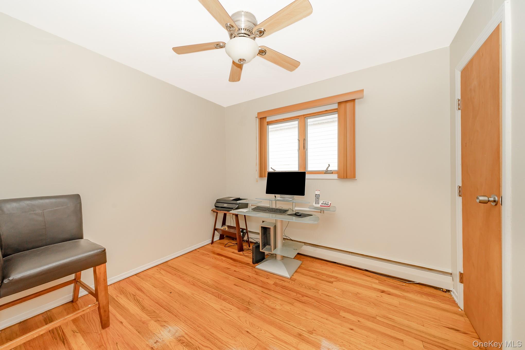 47 W Granada Avenue, Lindenhurst, NY 11757