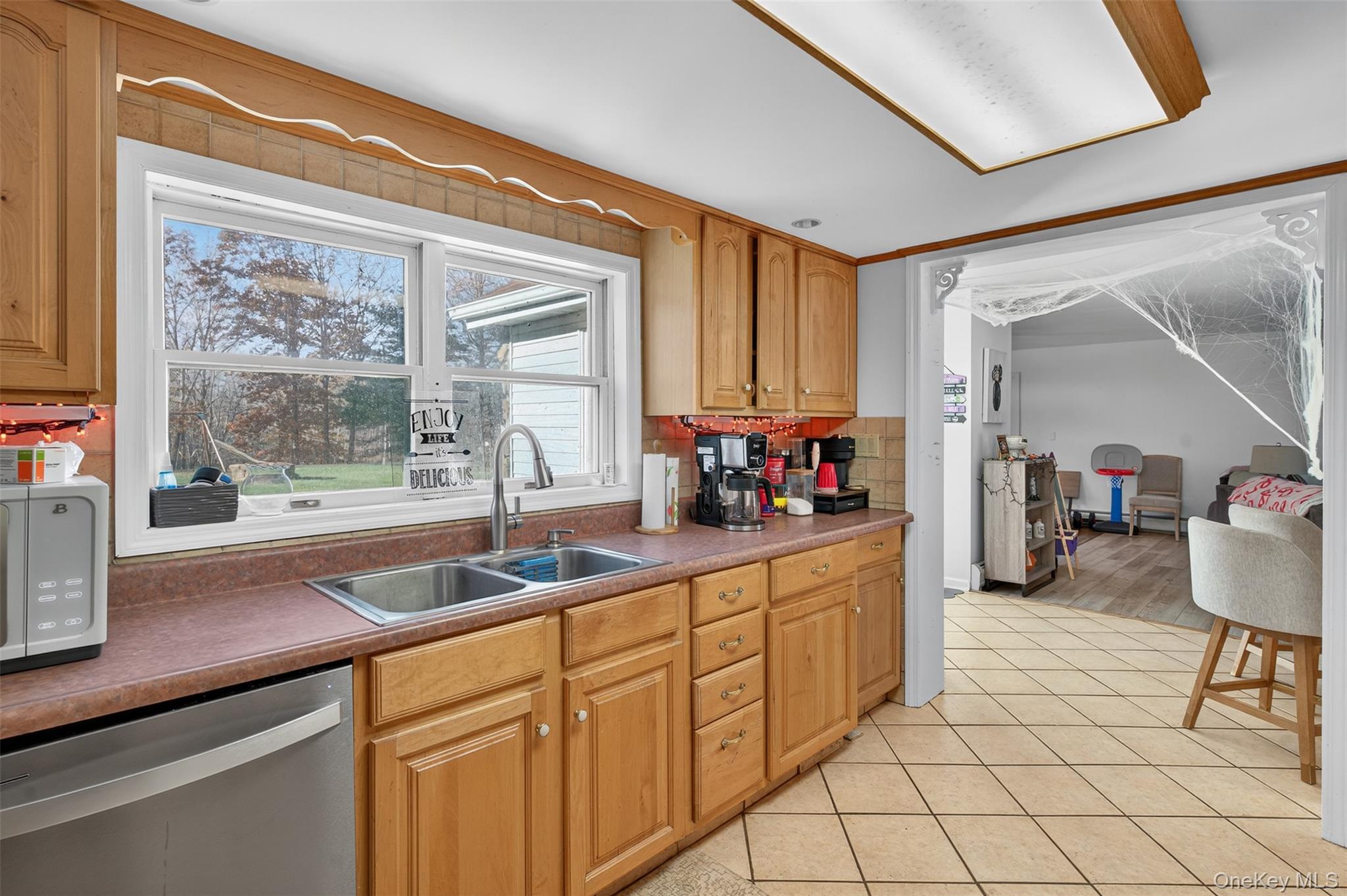 412 Ruskey Lane, Hyde Park, NY 12538