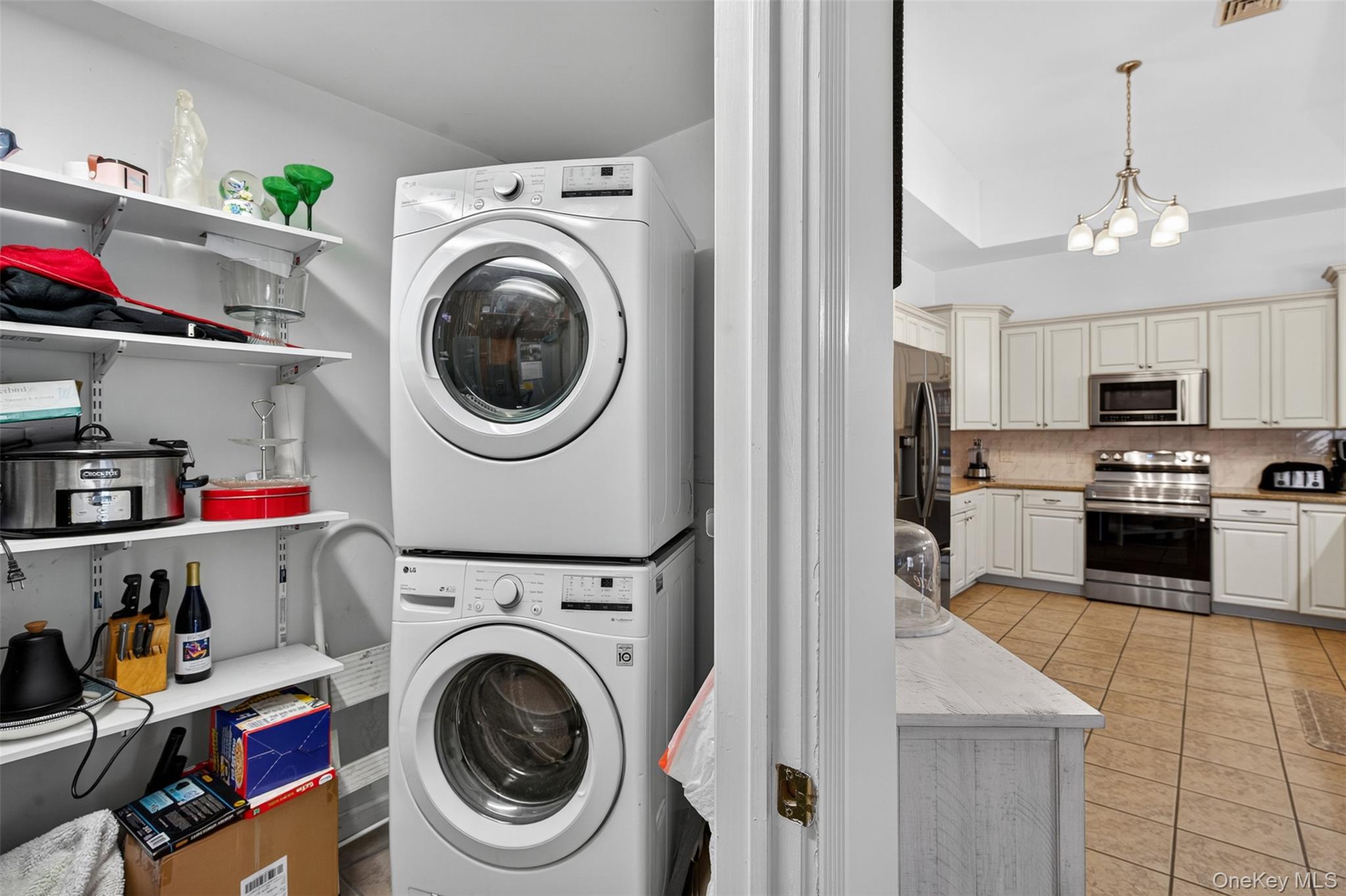 412 Ruskey Lane, Hyde Park, NY 12538