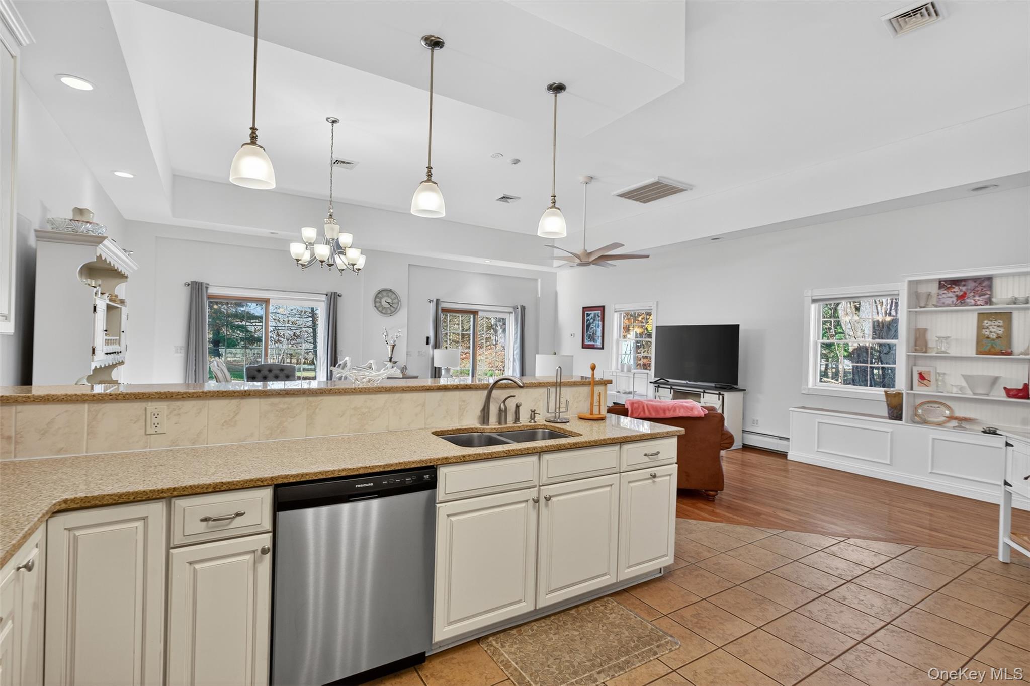 412 Ruskey Lane, Hyde Park, NY 12538