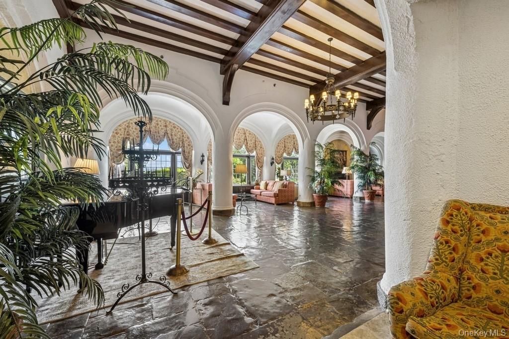 236 Edgemere Street # 421, Montauk, NY 11954