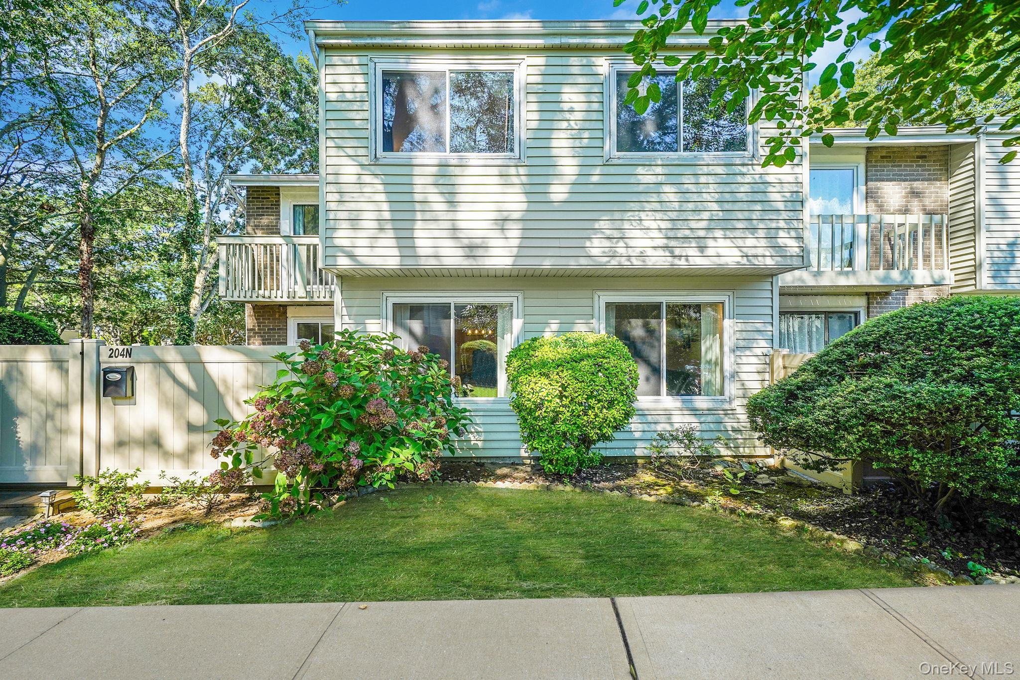 204 Springmeadow Drive # N, Holbrook, NY 11741