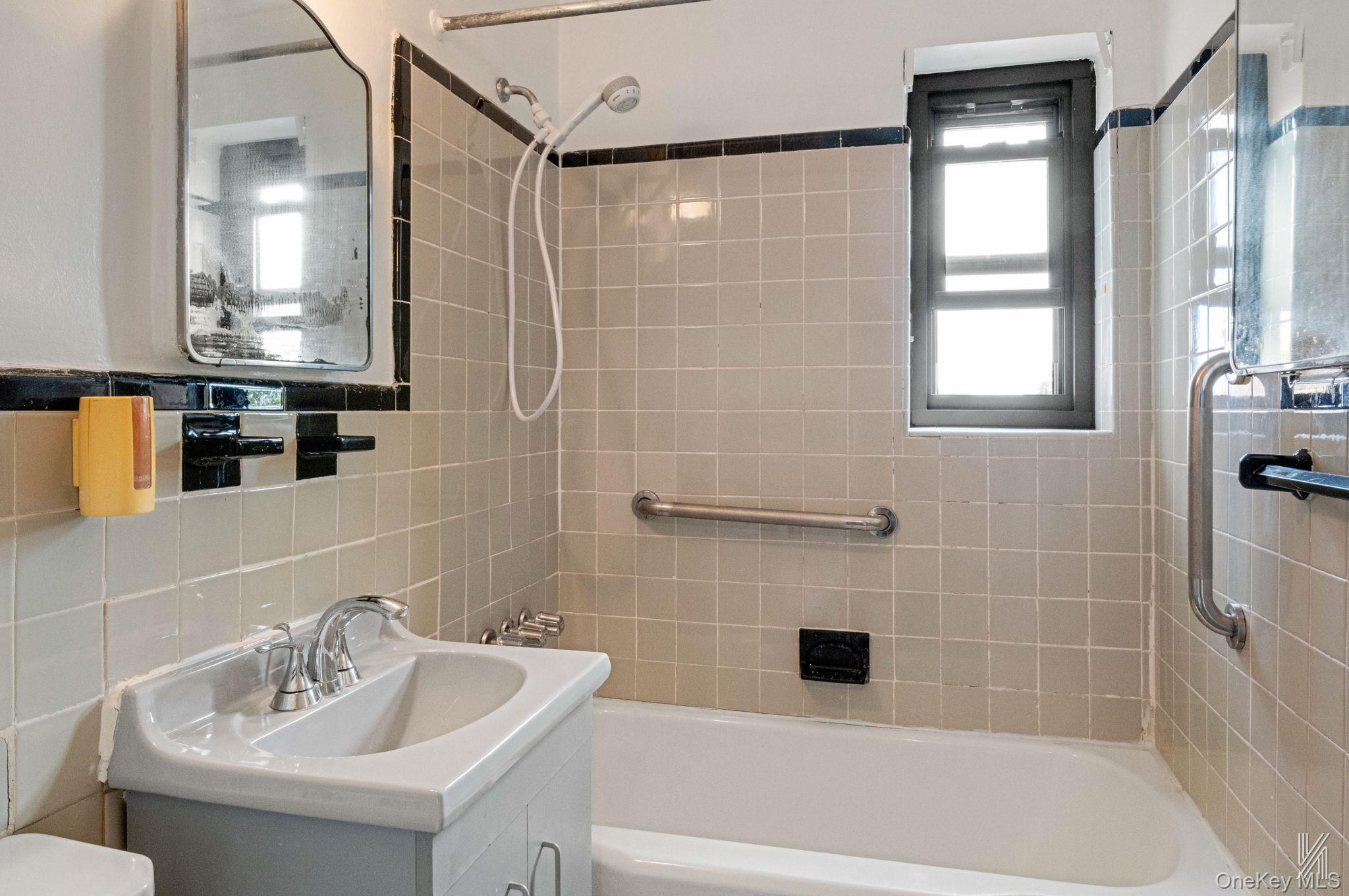 34-11 93rd Street # 4B, Jackson Heights, NY 11372