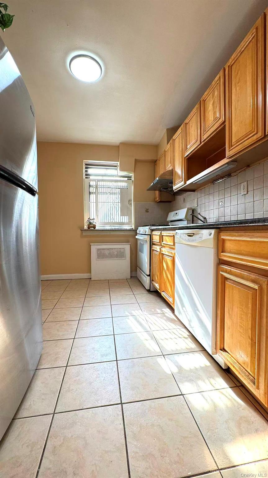 31-50 140th St # 1L, Flushing, NY 11354