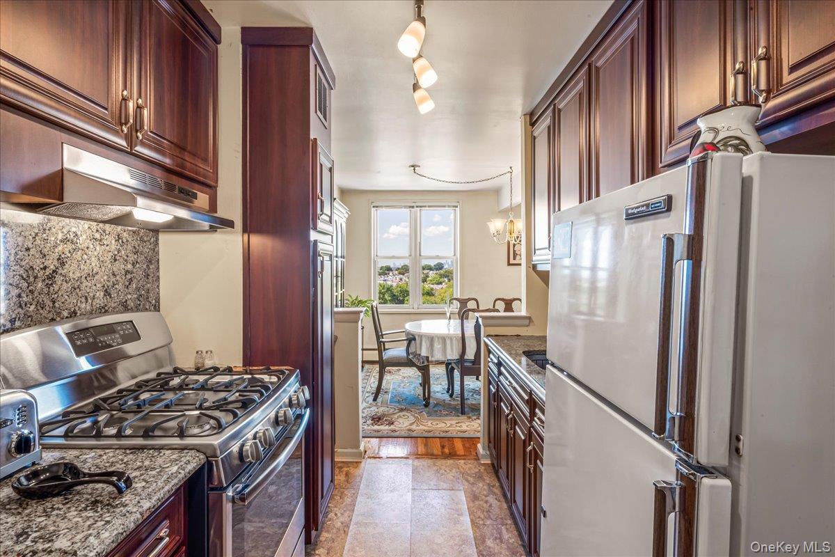 151-05 Cross Island Parkway # 6C, Whitestone, NY 11357