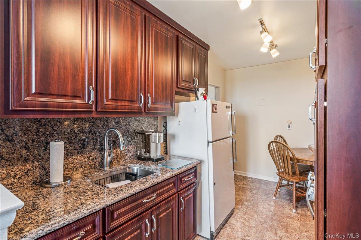 151-05 Cross Island Parkway # 6C, Whitestone, NY 11357