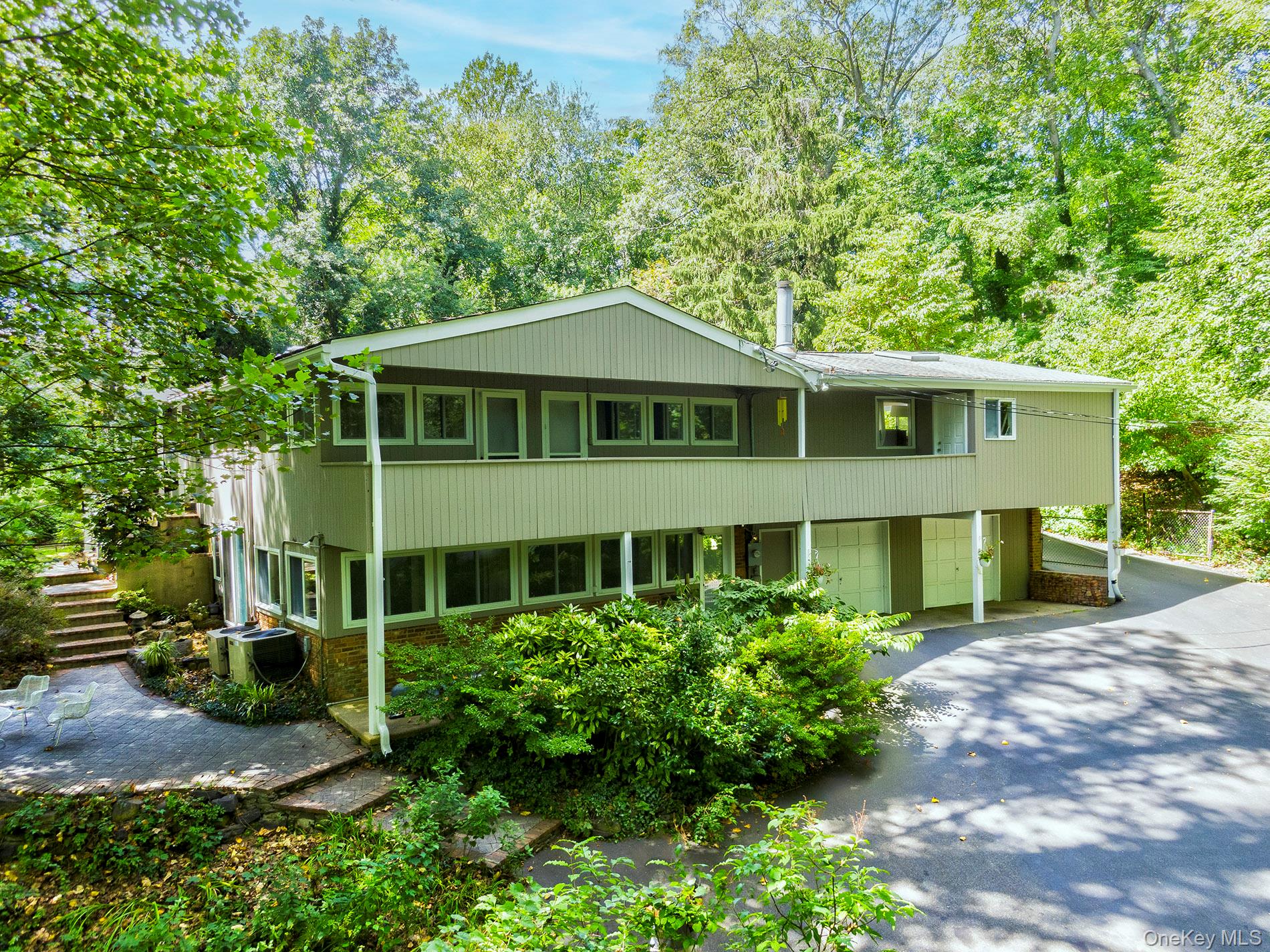 29 Tiffany Road, Oyster Bay Cove, NY 11771