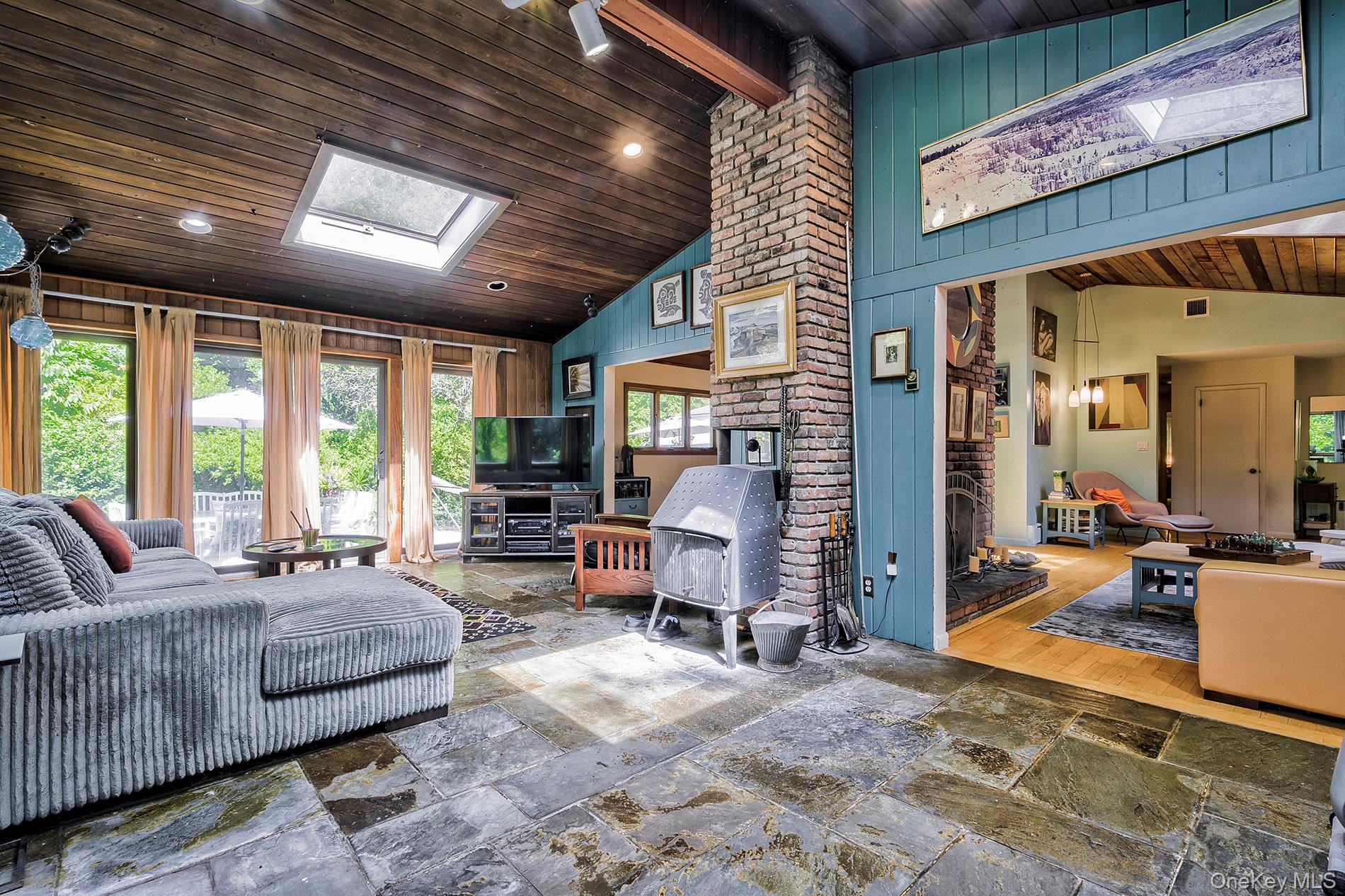 29 Tiffany Road, Oyster Bay Cove, NY 11771