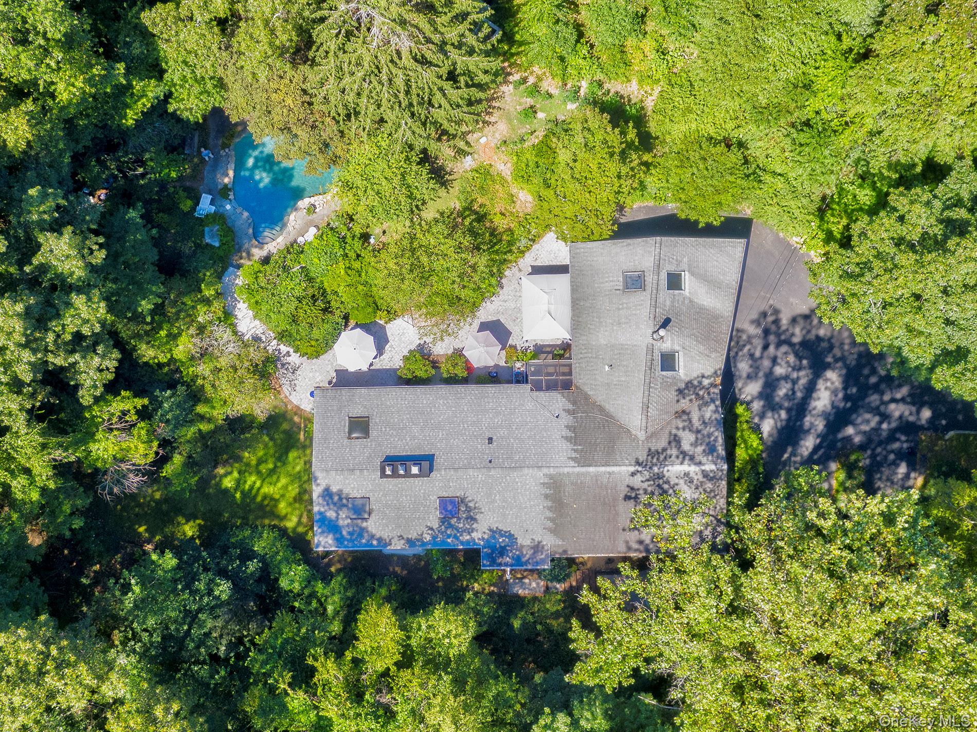 29 Tiffany Road, Oyster Bay Cove, NY 11771