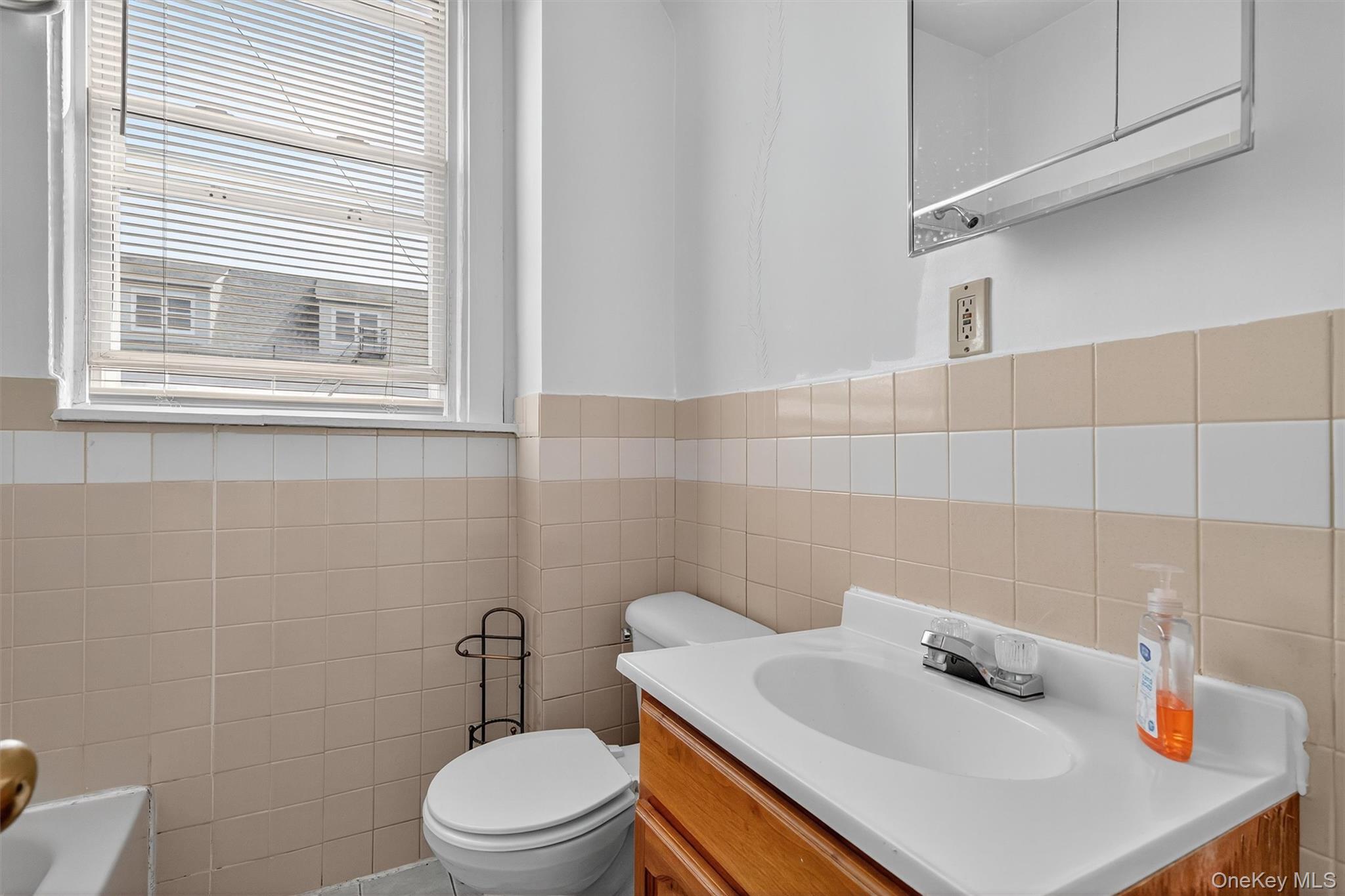 16 Pier Street, Yonkers, NY 10705