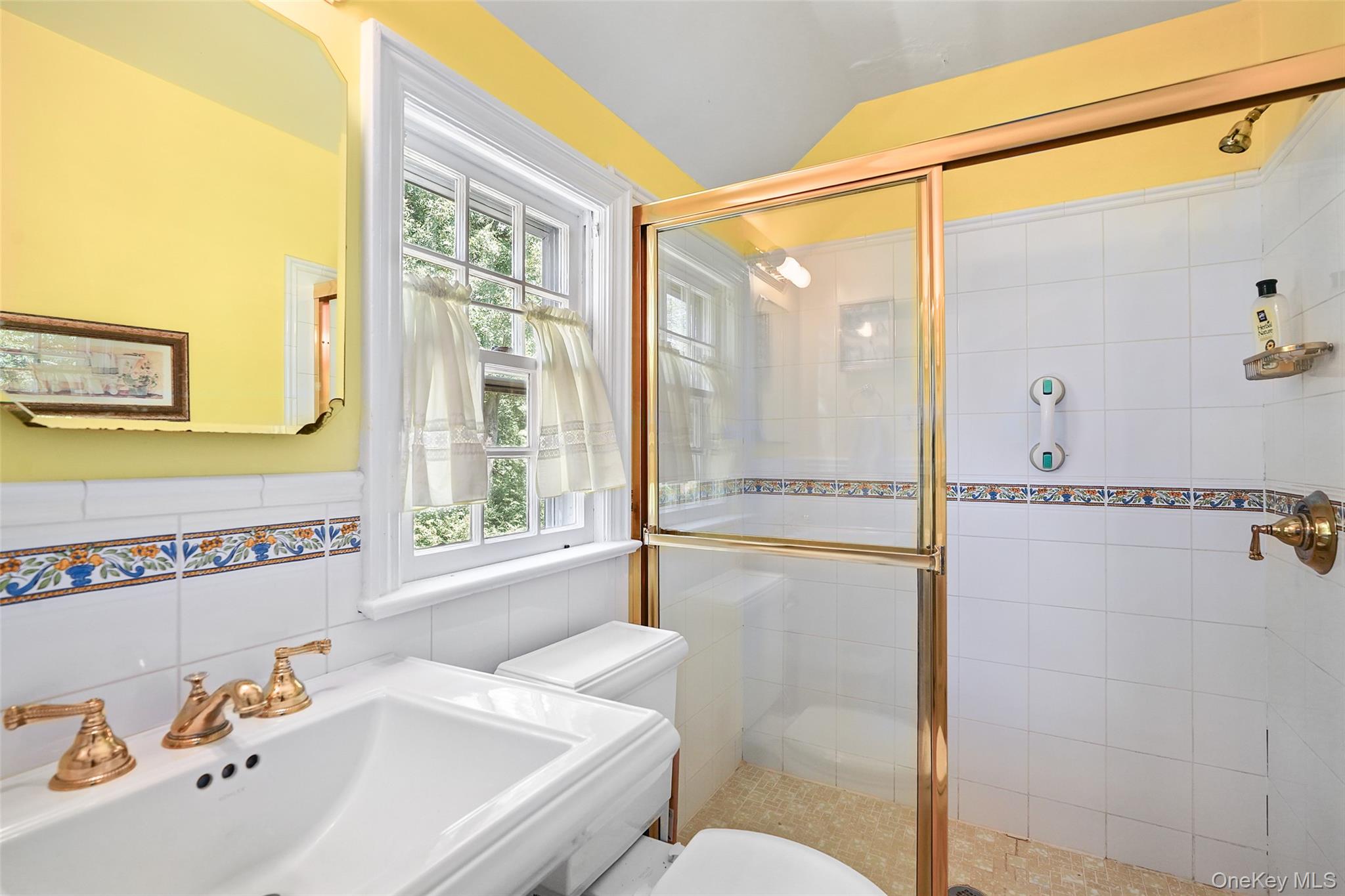 100 Lord Kitchener Road, New Rochelle, NY 10804