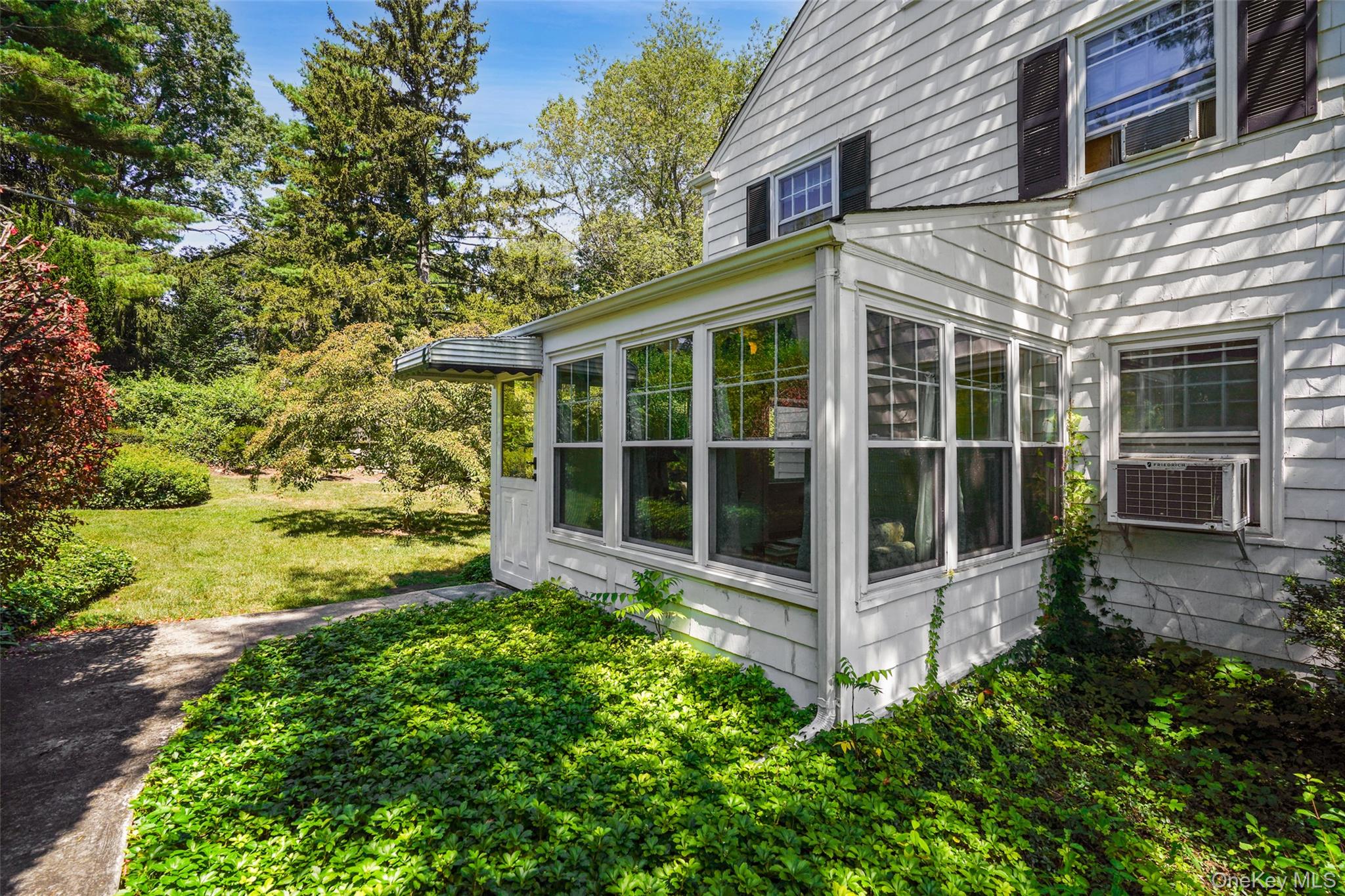 100 Lord Kitchener Road, New Rochelle, NY 10804