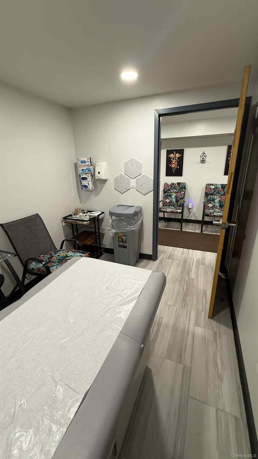 233-15 Hillside avenue, Queens Village, NY 11427