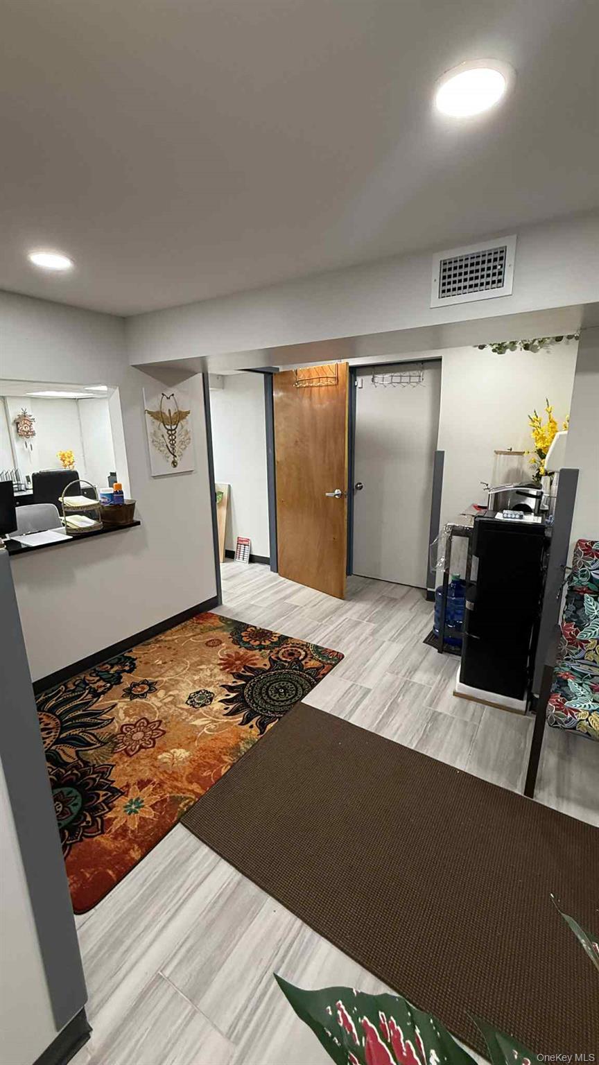 233-15 Hillside avenue, Queens Village, NY 11427