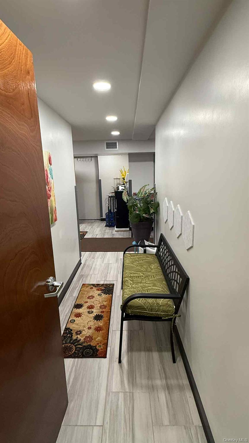 233-15 Hillside avenue, Queens Village, NY 11427