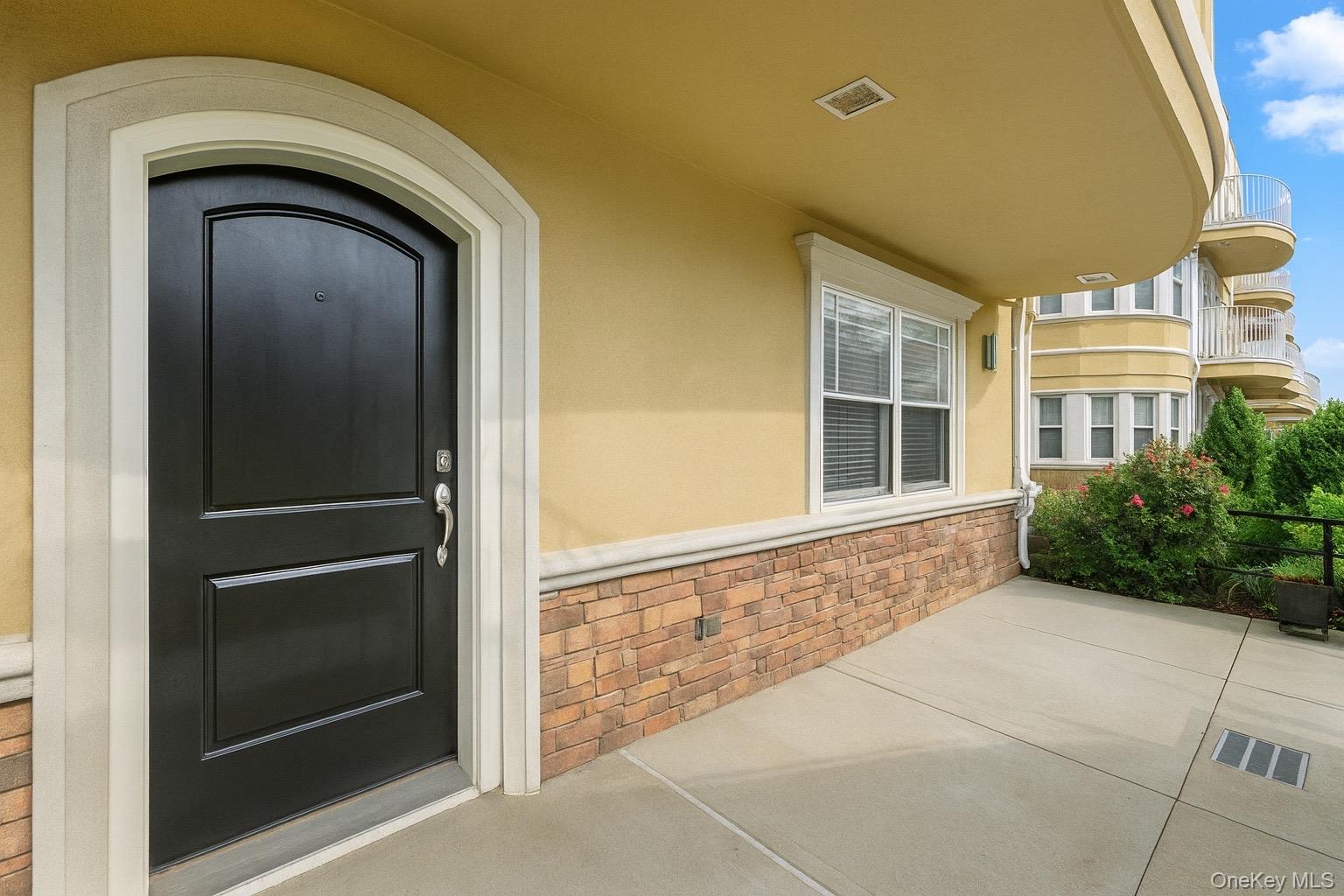 176 Beach 101st # 4A, Rockaway Park, NY 11694