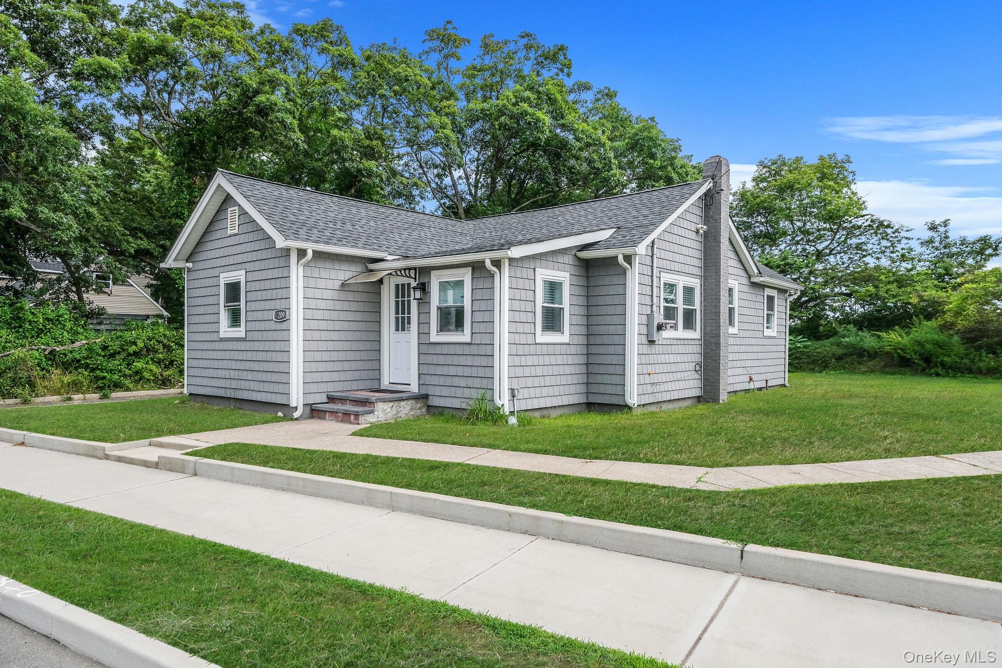 1209 Lakeland Avenue, Bohemia, NY 11716