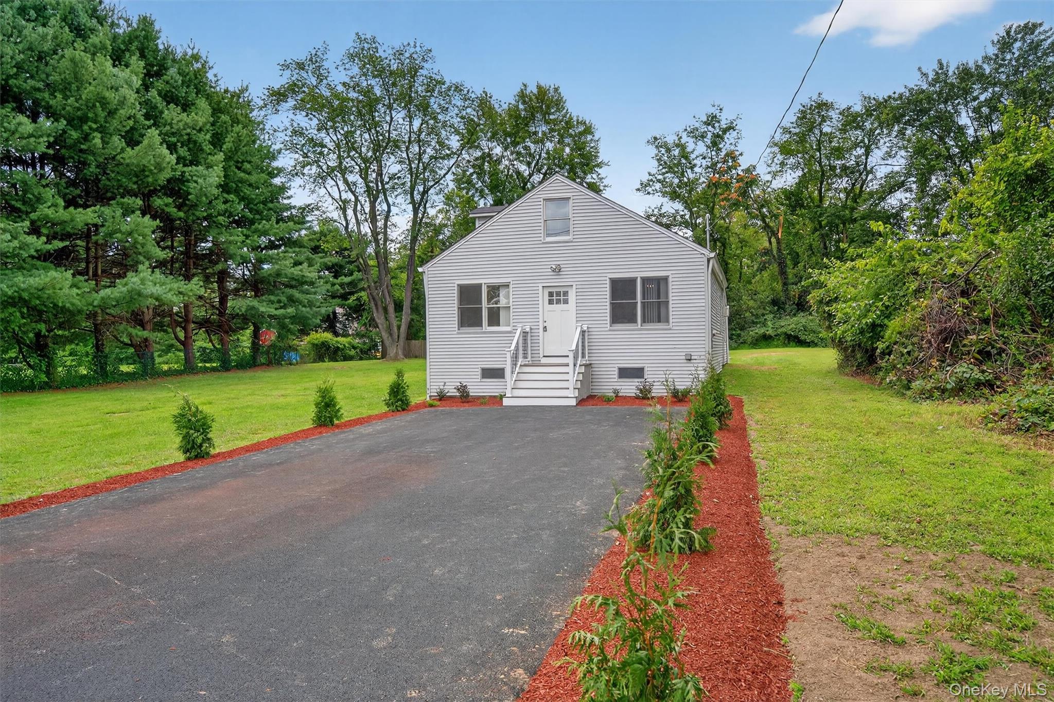 85 Holloran Road, New Windsor, NY 12553