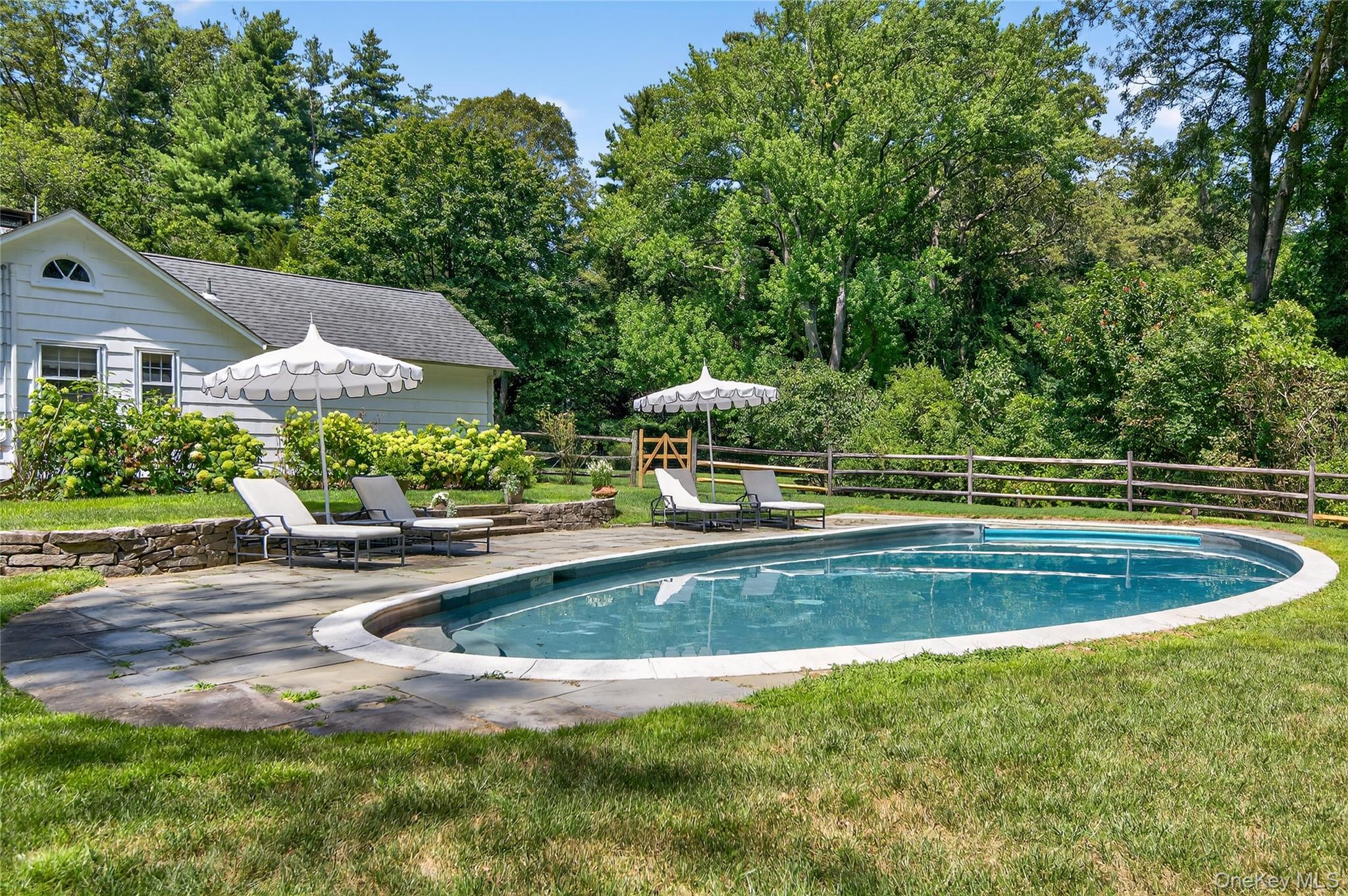 760 Chicken Valley Road, Locust Valley, NY 11560