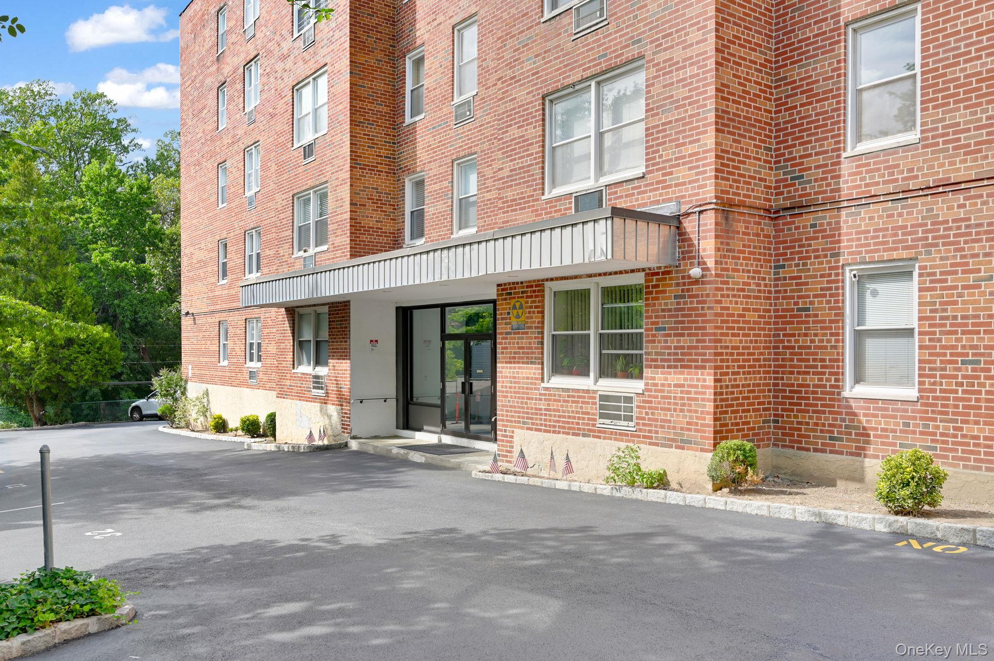510 Midland Ave # 1H, Yonkers, NY 10704