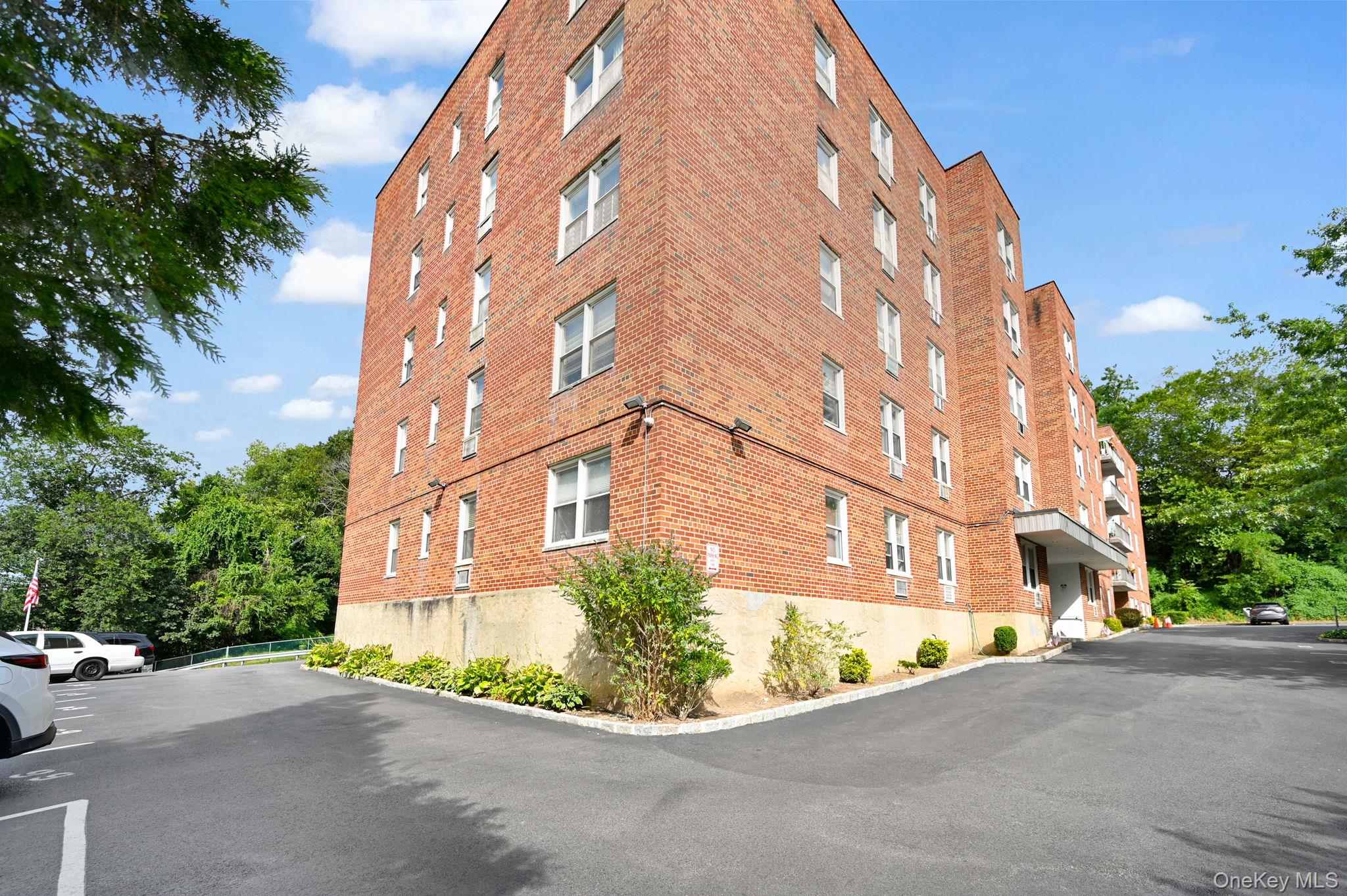 510 Midland Ave # 1H, Yonkers, NY 10704