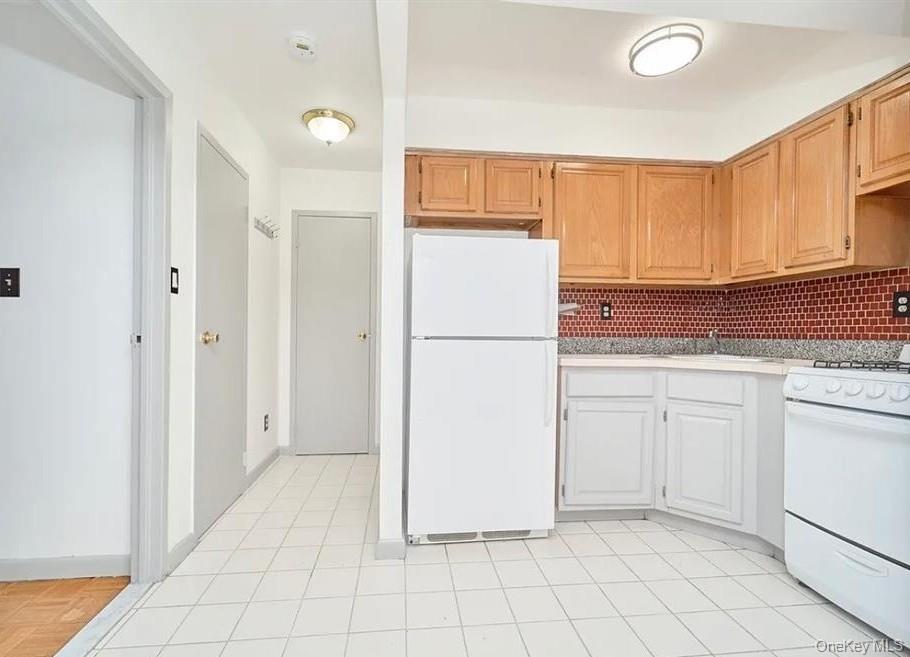 5611 Van Cleef Street, Corona, NY 11368