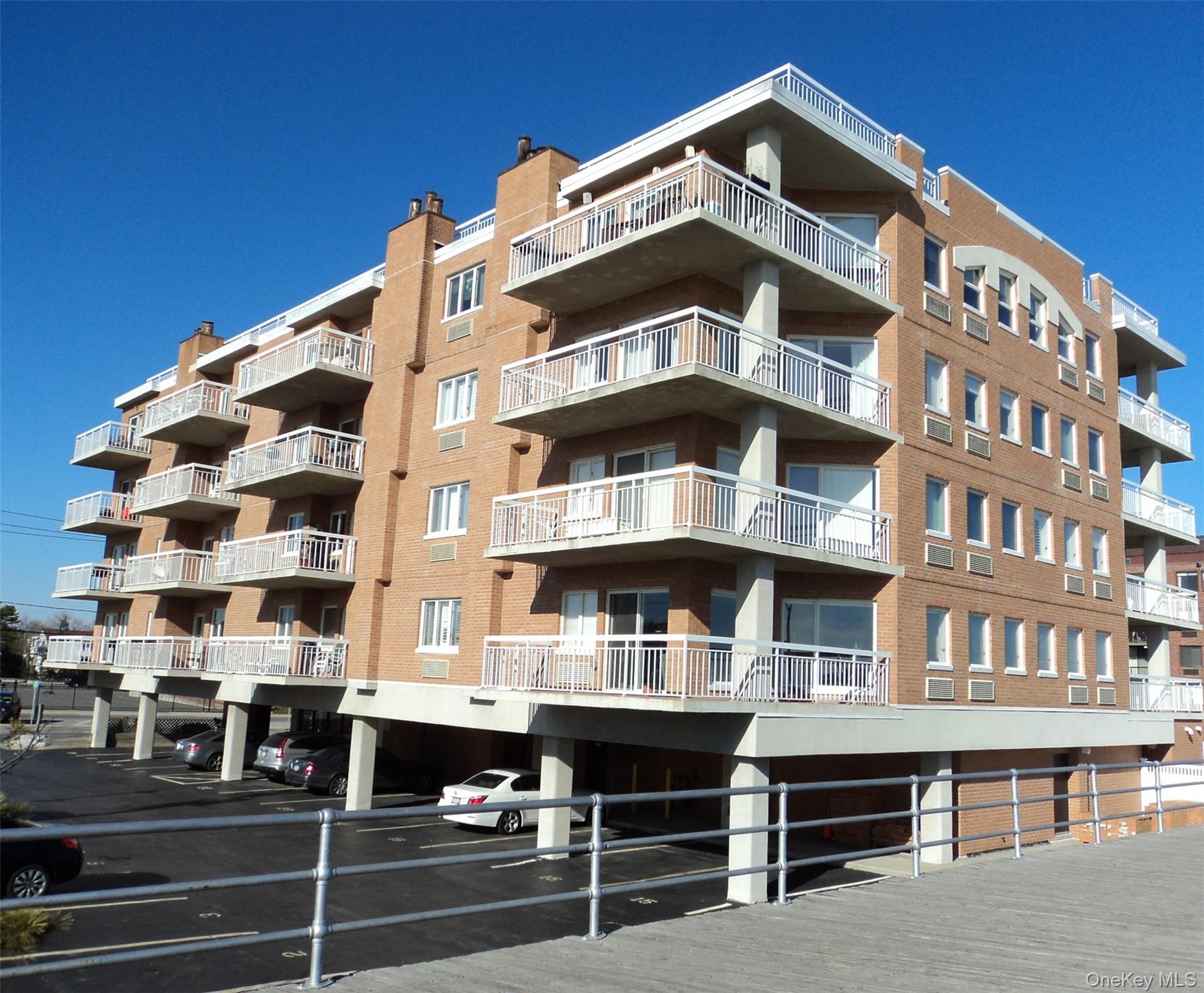 780 W Broadway # 3G, Long Beach, NY 11561