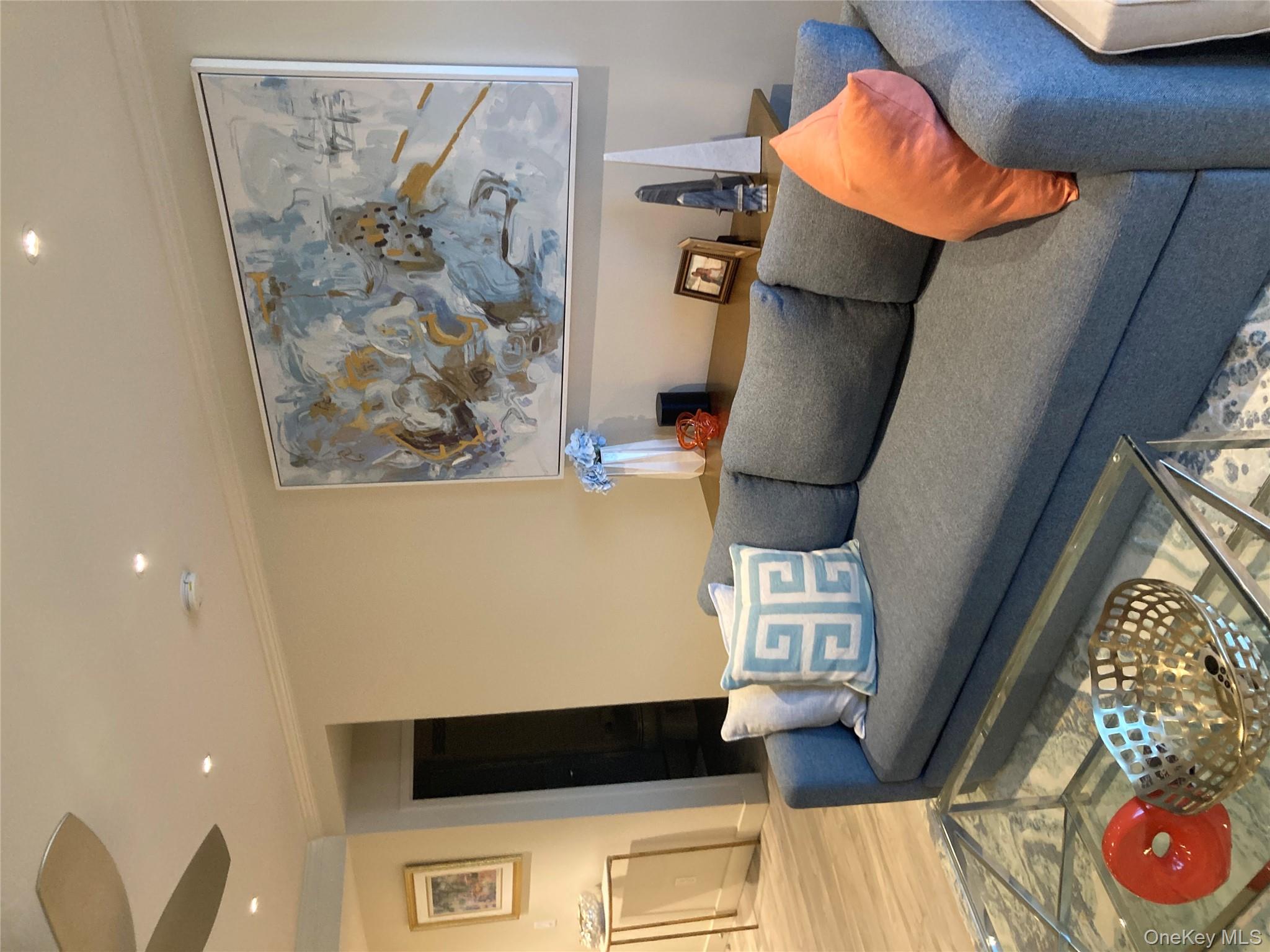 780 W Broadway # 3G, Long Beach, NY 11561