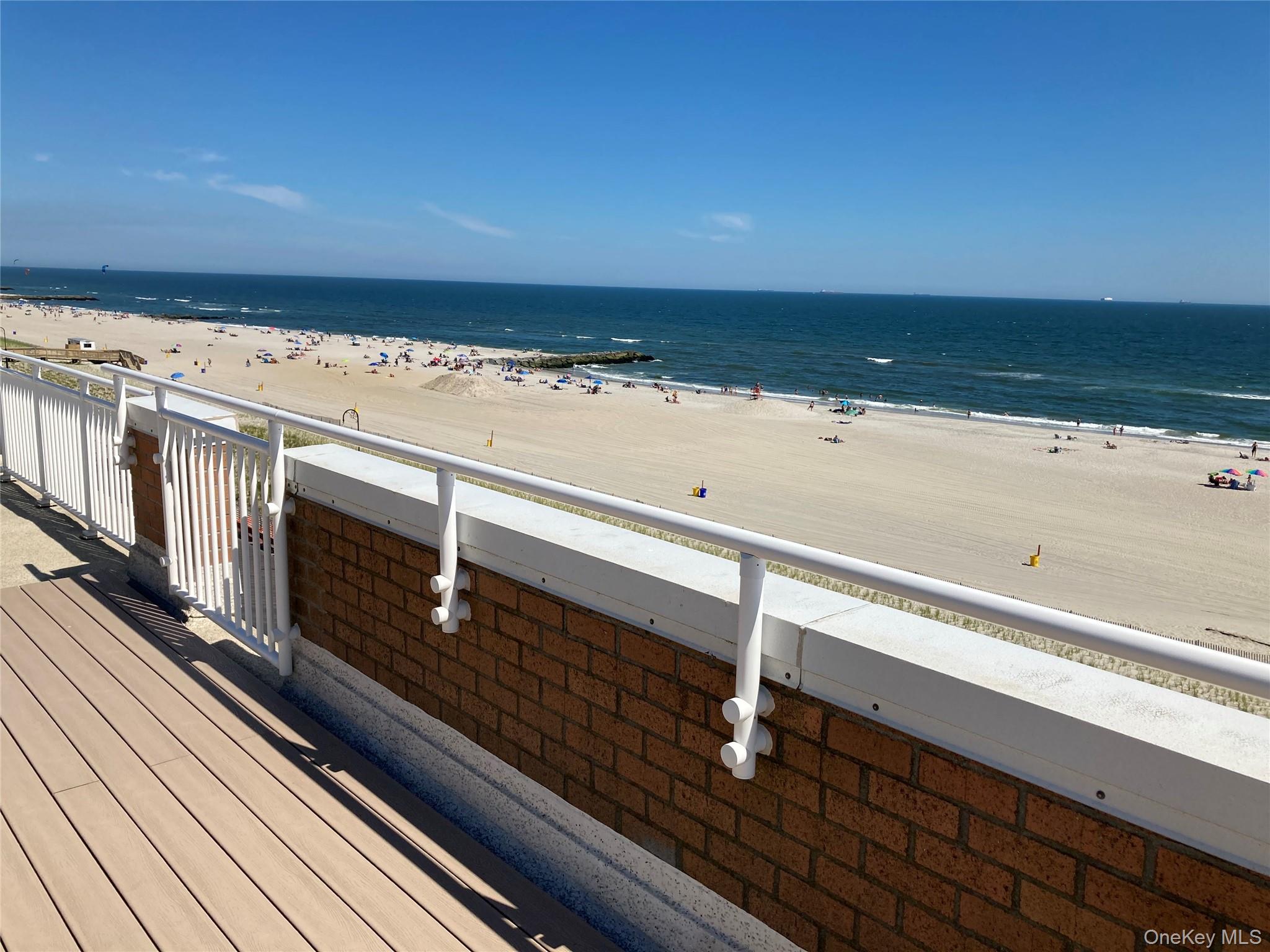 780 W Broadway # 3G, Long Beach, NY 11561