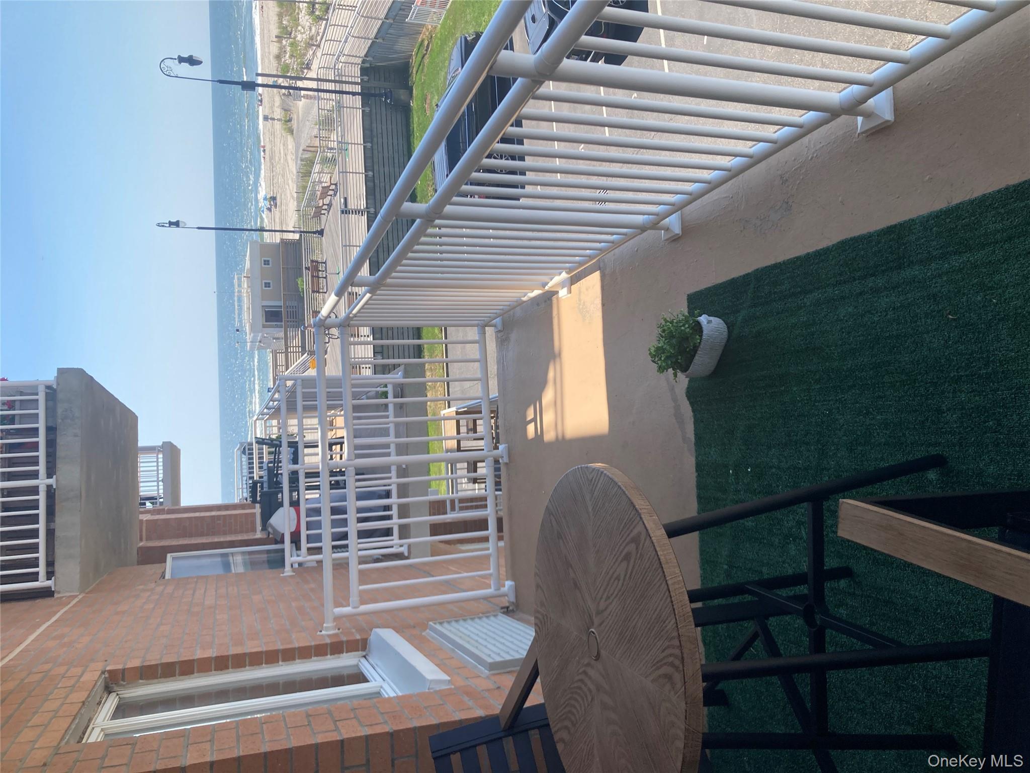 780 W Broadway # 3G, Long Beach, NY 11561