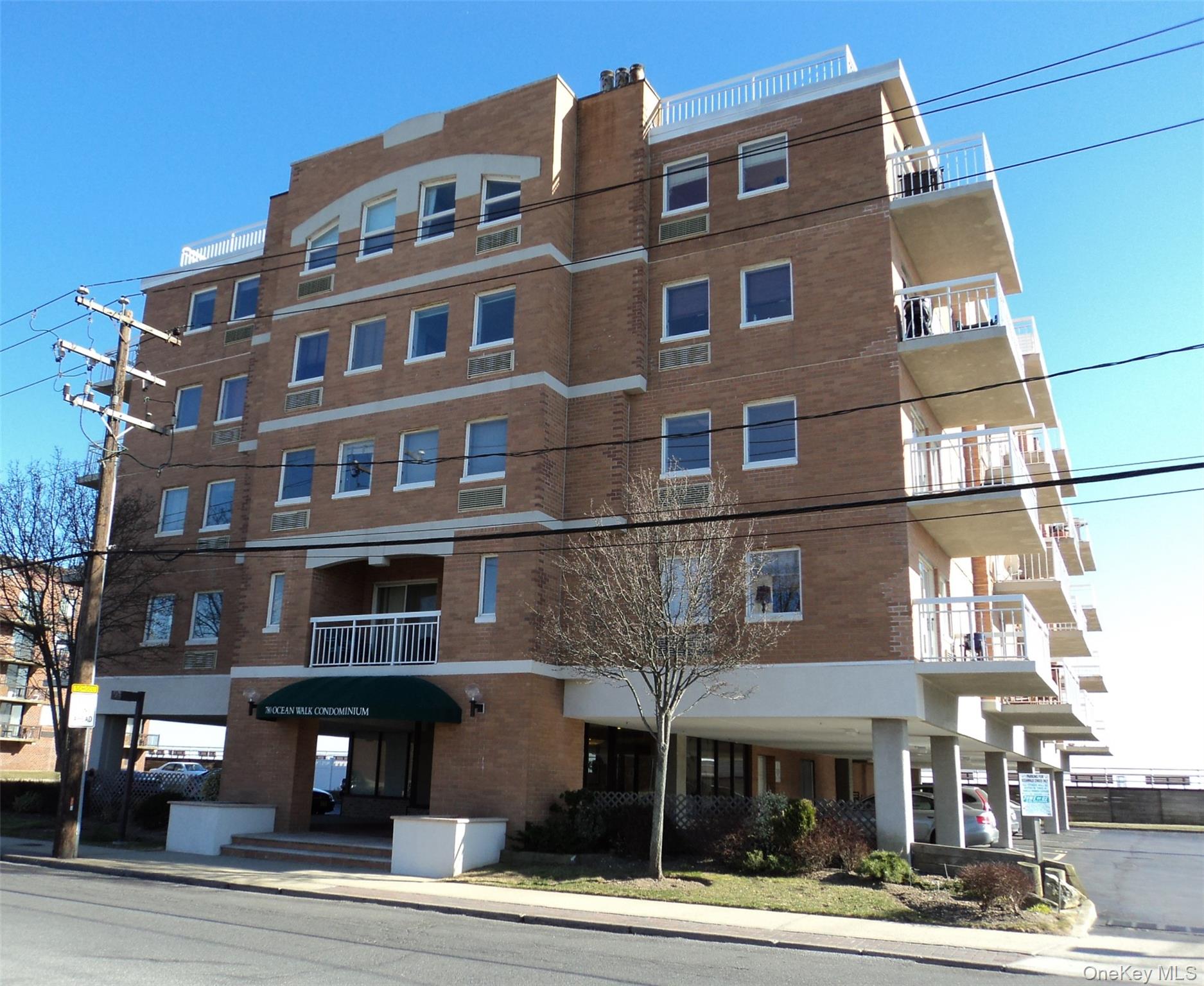 780 W Broadway # 3G, Long Beach, NY 11561
