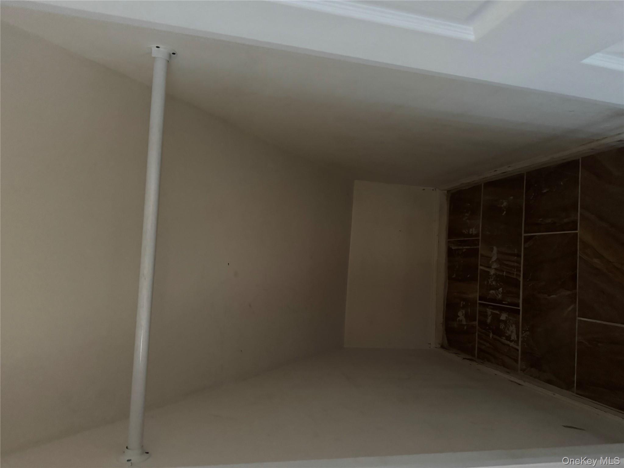 658 Wyngate Drive E, Valley Stream, NY 11580