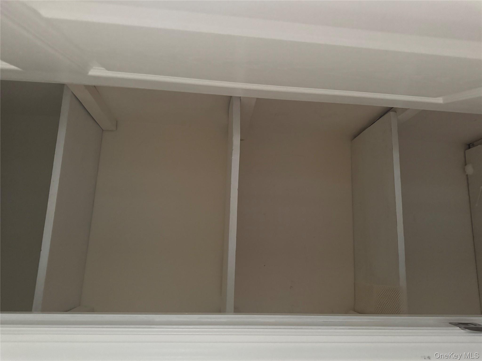 658 Wyngate Drive E, Valley Stream, NY 11580