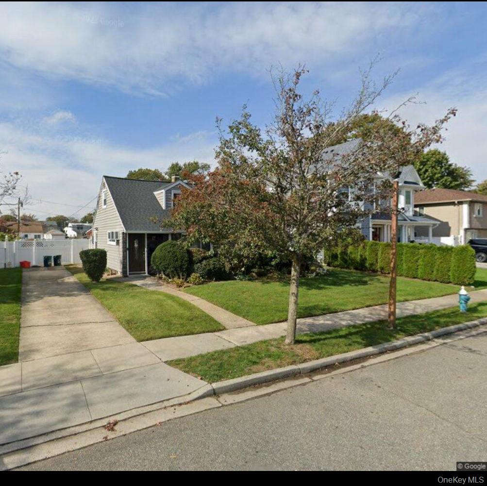 658 Wyngate Drive E, Valley Stream, NY 11580