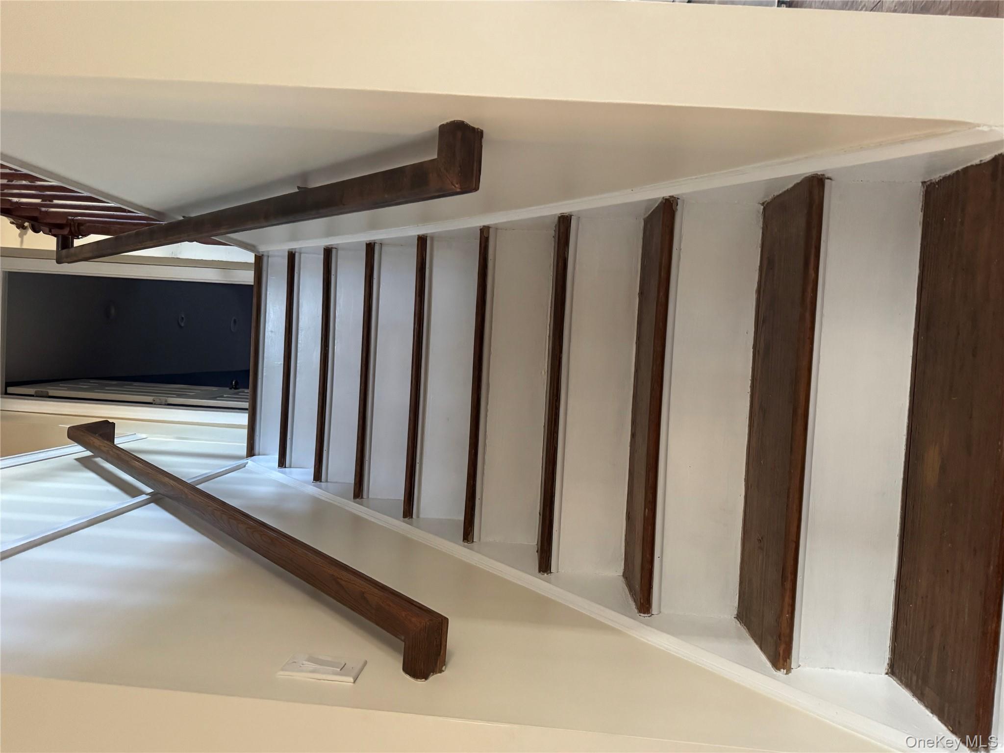 658 Wyngate Drive E, Valley Stream, NY 11580