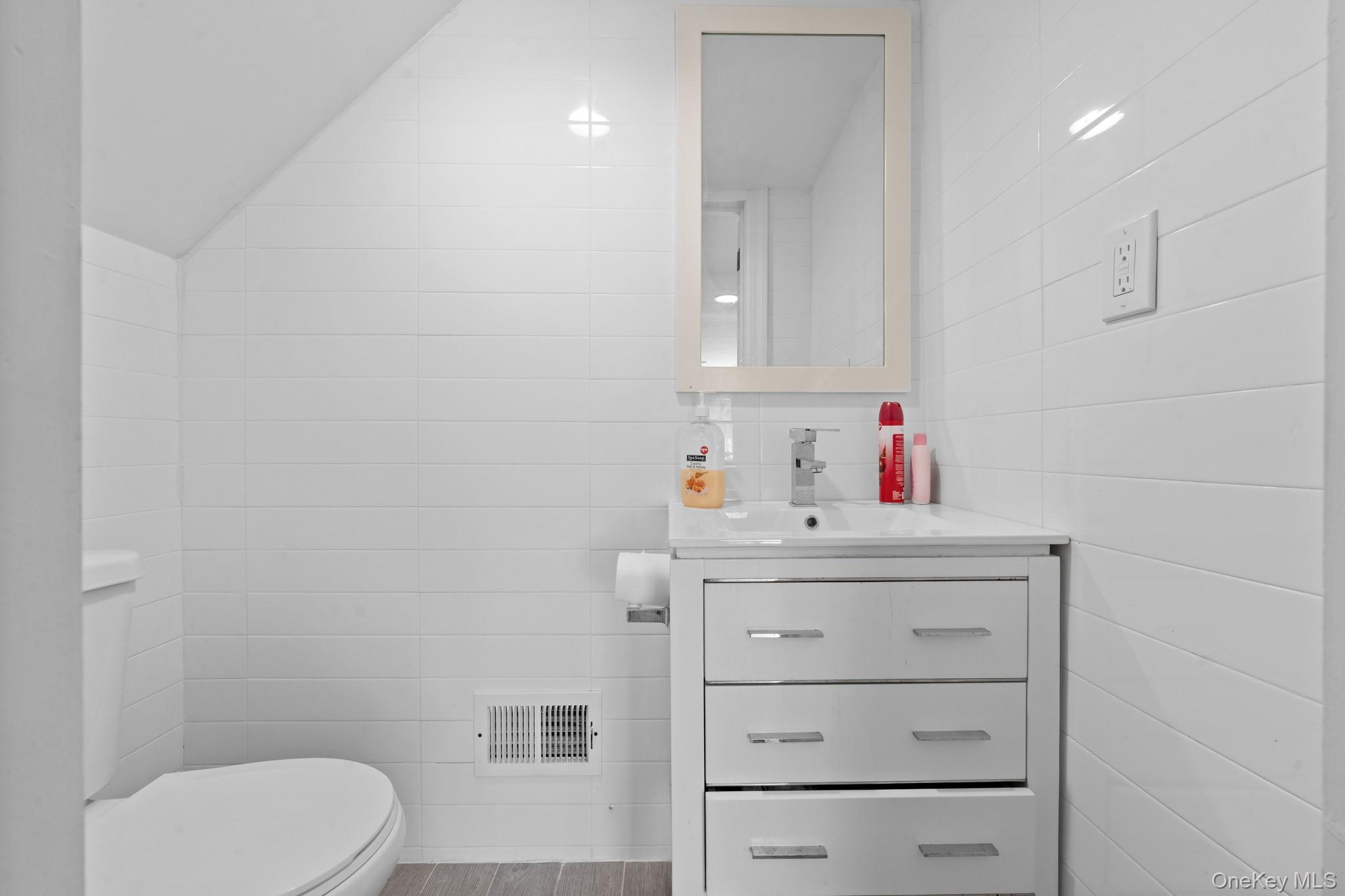 10541 Seaview Avenue, Brooklyn, NY 11236