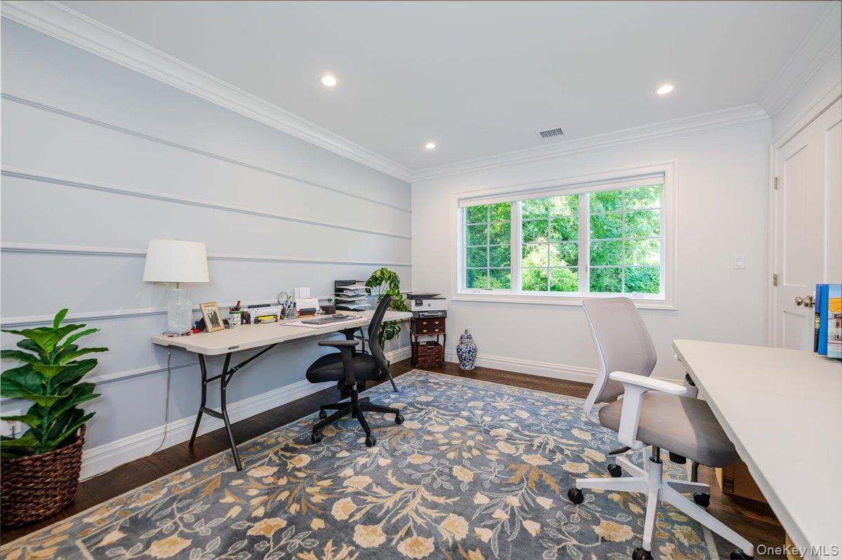 5 Fleetwood Drive, Huntington Bay, NY 11743