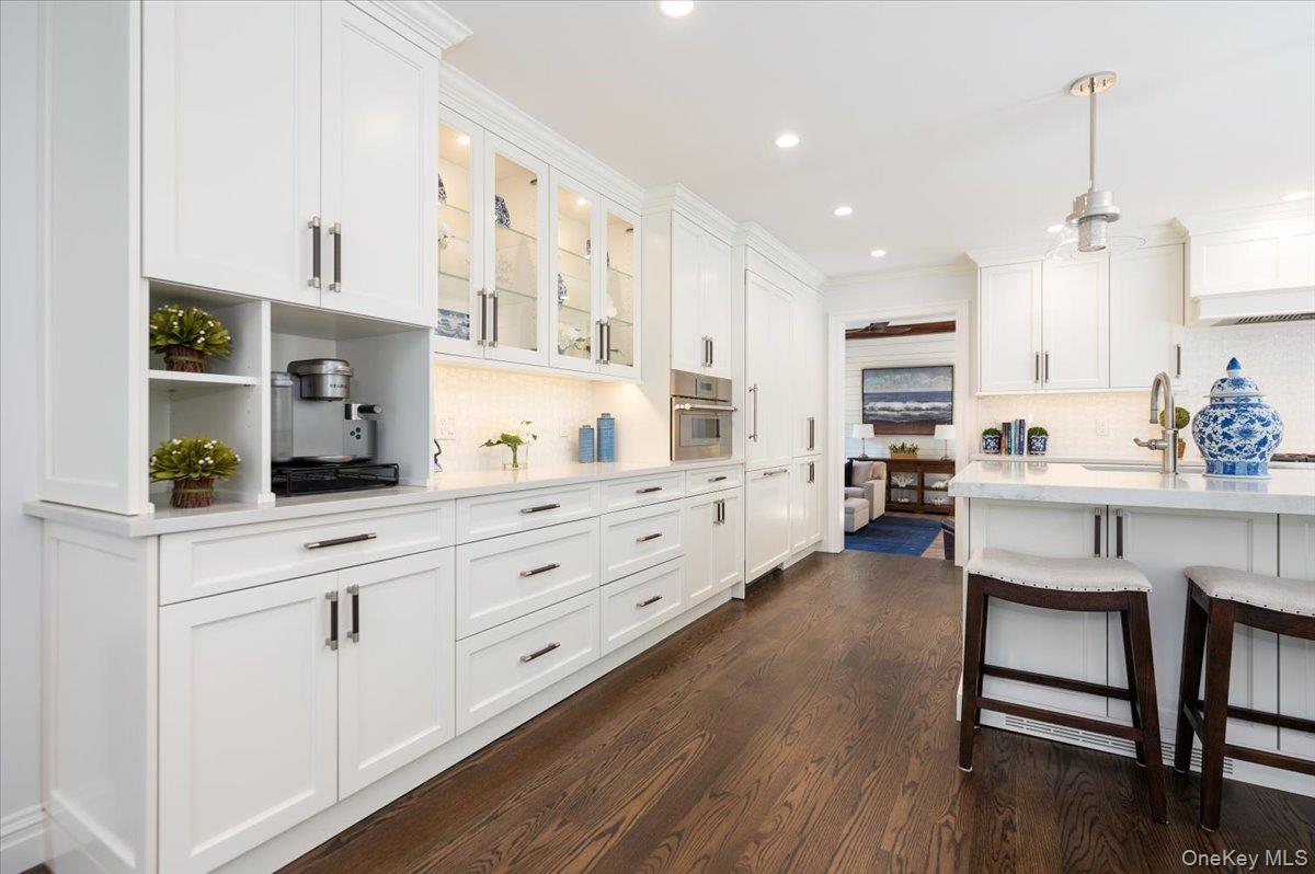 5 Fleetwood Drive, Huntington Bay, NY 11743