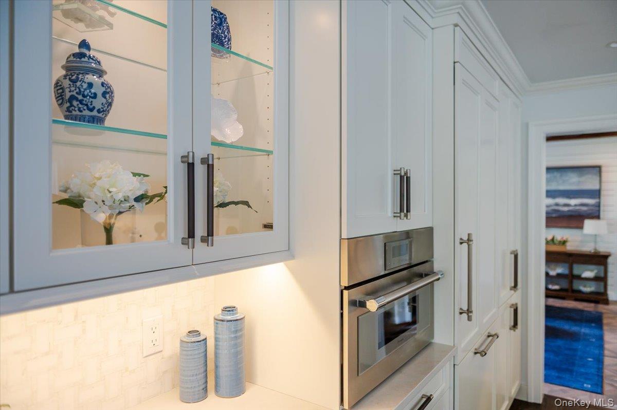 5 Fleetwood Drive, Huntington Bay, NY 11743